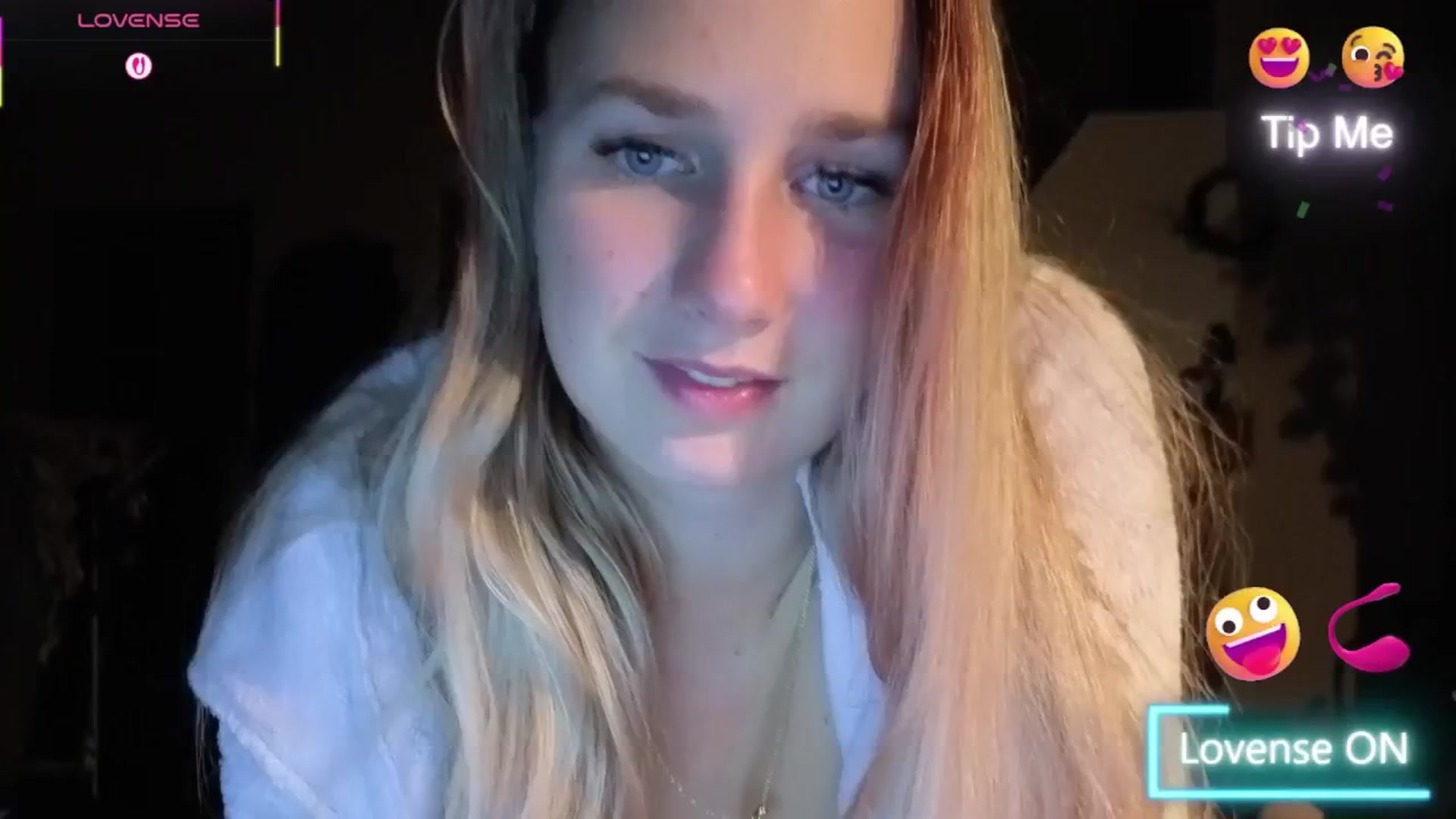 Gallery image thumbnail from realmiagold's myfreecams stream on, 11/01/2025, 21:24 image 2 of 20