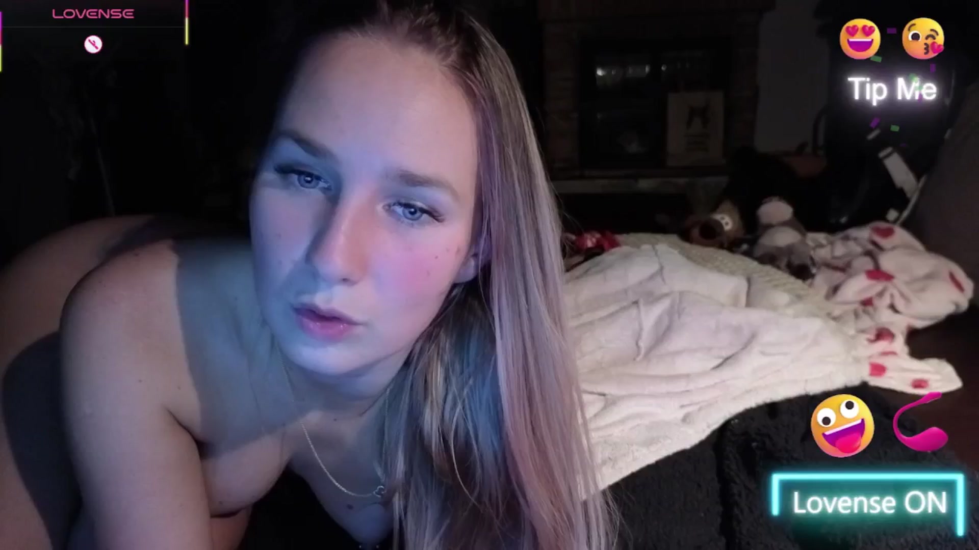Gallery image thumbnail from realmiagold's myfreecams stream on, 11/01/2025, 21:24 image 18 of 20