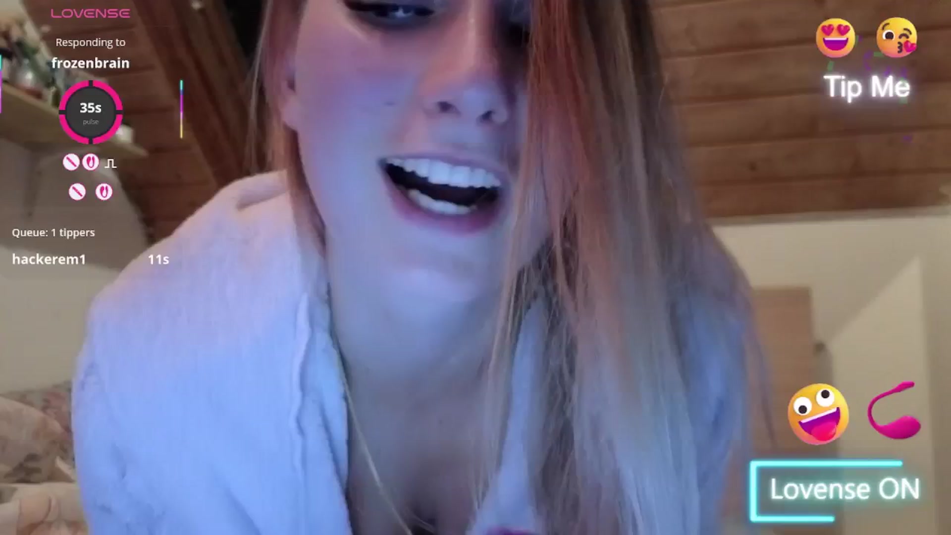 Gallery image thumbnail from realmiagold's myfreecams stream on, 11/06/2025, 21:26 image 12 of 20