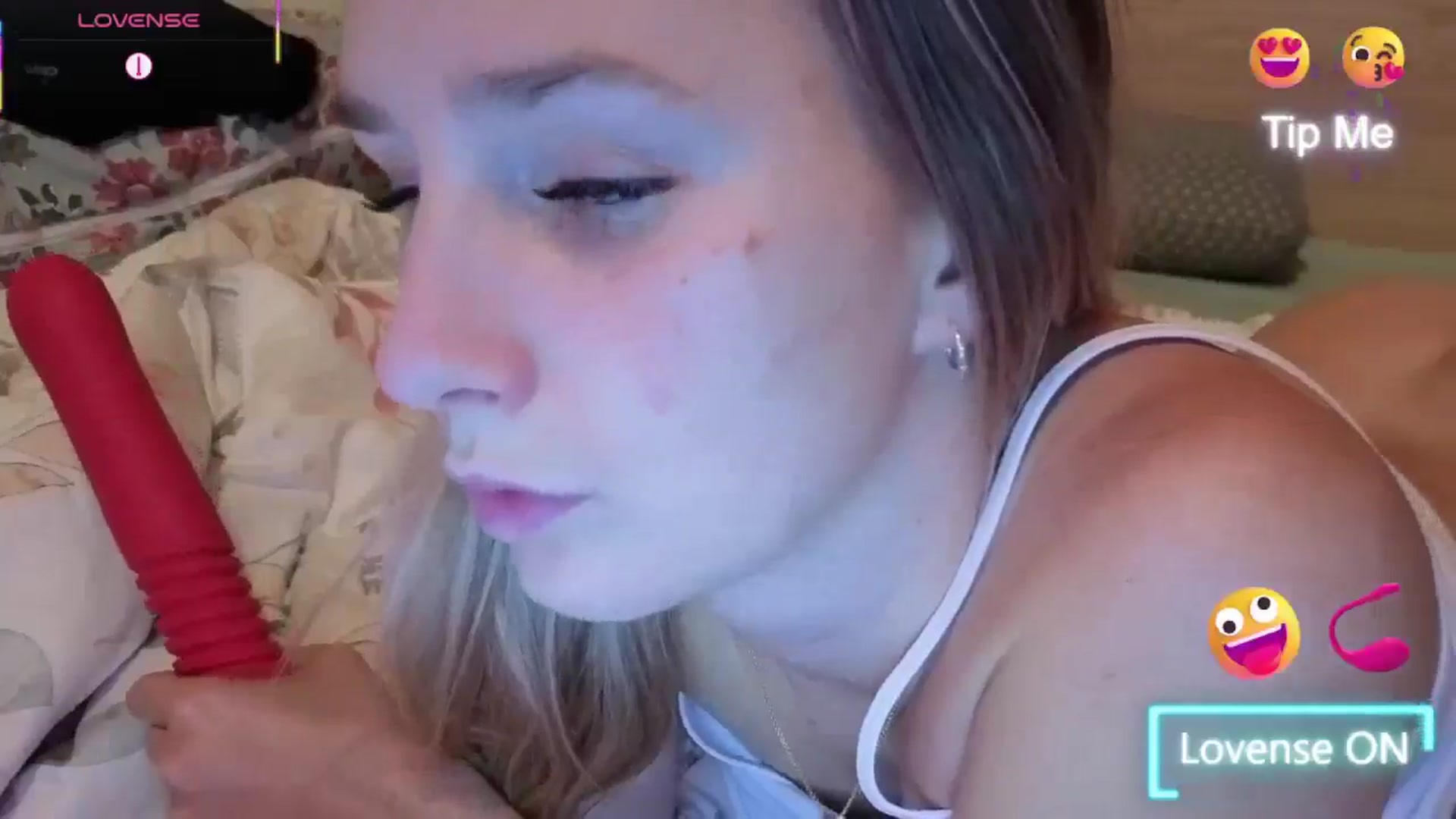 Gallery image thumbnail from realmiagold's myfreecams stream on, 11/15/2025, 22:09 image 13 of 20