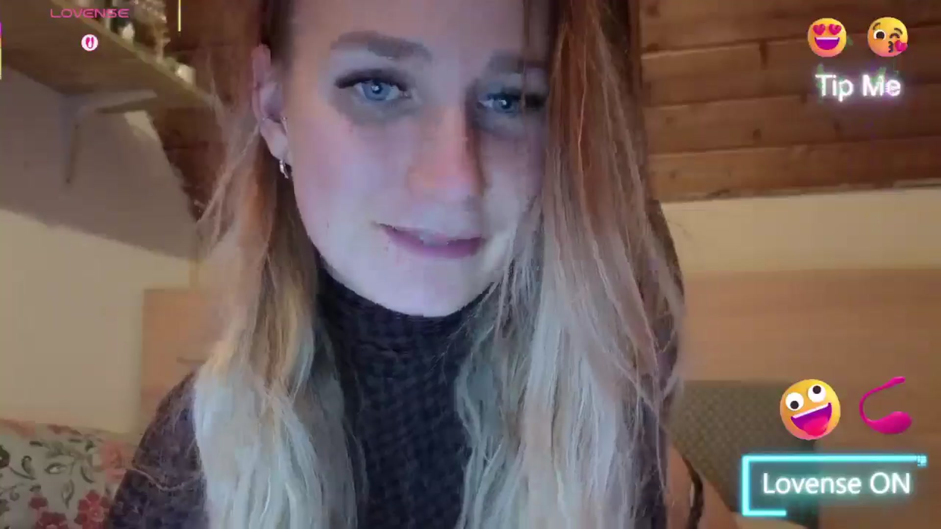Gallery image thumbnail from realmiagold's myfreecams stream on, 11/25/2025, 20:03 image 4 of 20