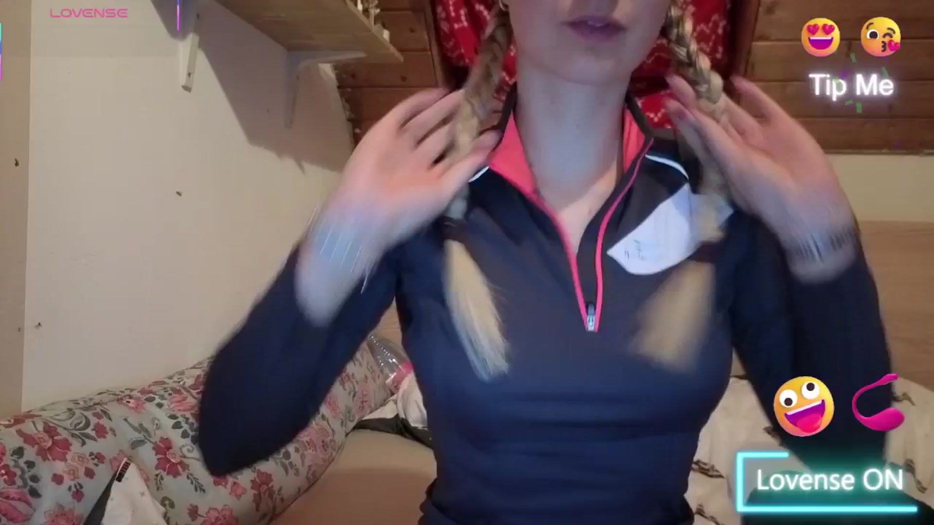 Gallery image thumbnail from realmiagold's myfreecams stream on, 12/22/2025, 18:59 image 3 of 20