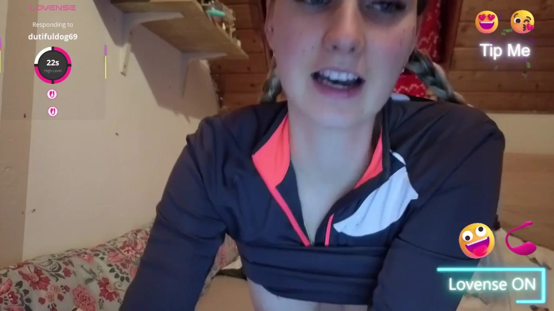 Gallery image thumbnail from realmiagold's myfreecams stream on, 12/22/2025, 18:59 image 12 of 20