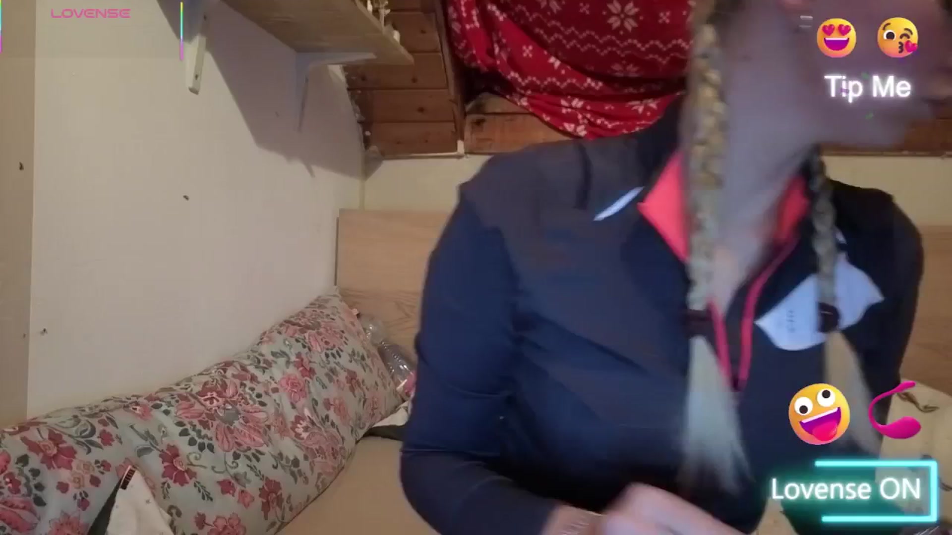 Gallery image thumbnail from realmiagold's myfreecams stream on, 12/22/2025, 18:59 image 2 of 20
