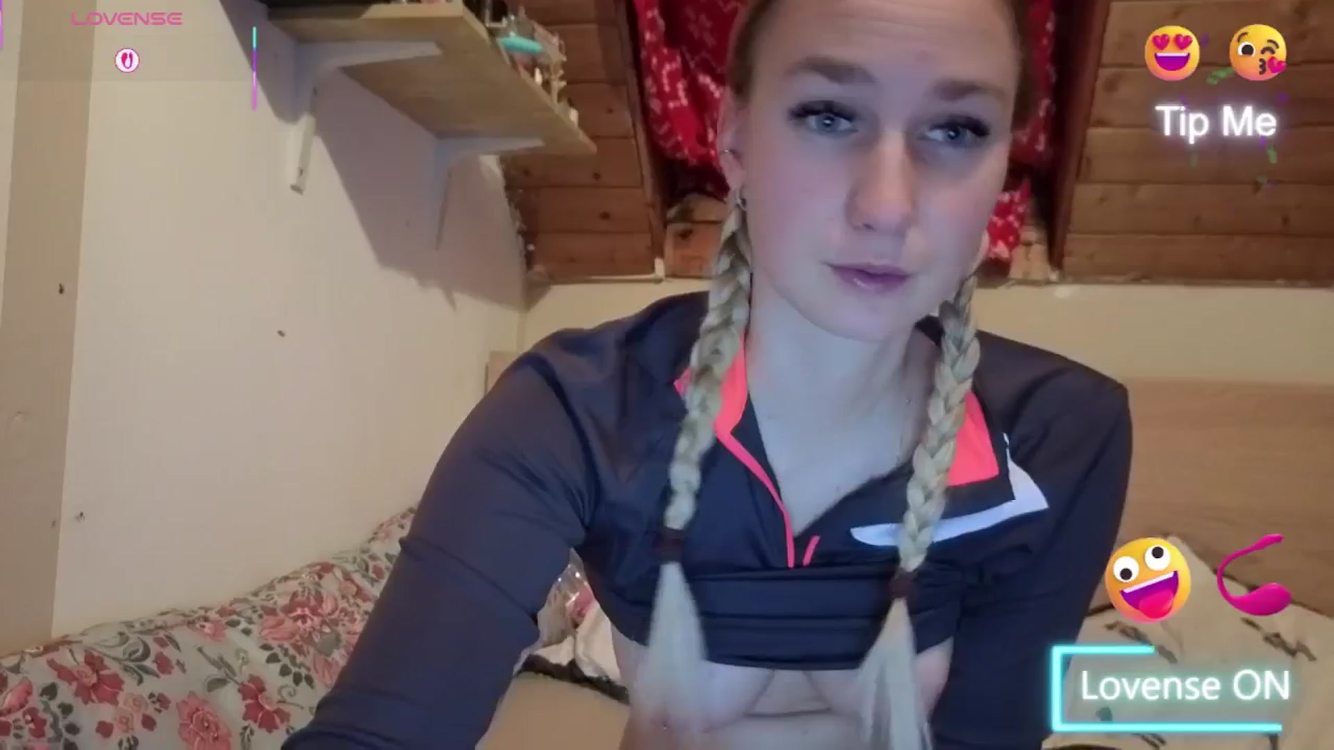 Gallery image thumbnail from realmiagold's myfreecams stream on, 12/22/2025, 18:59 image 17 of 20
