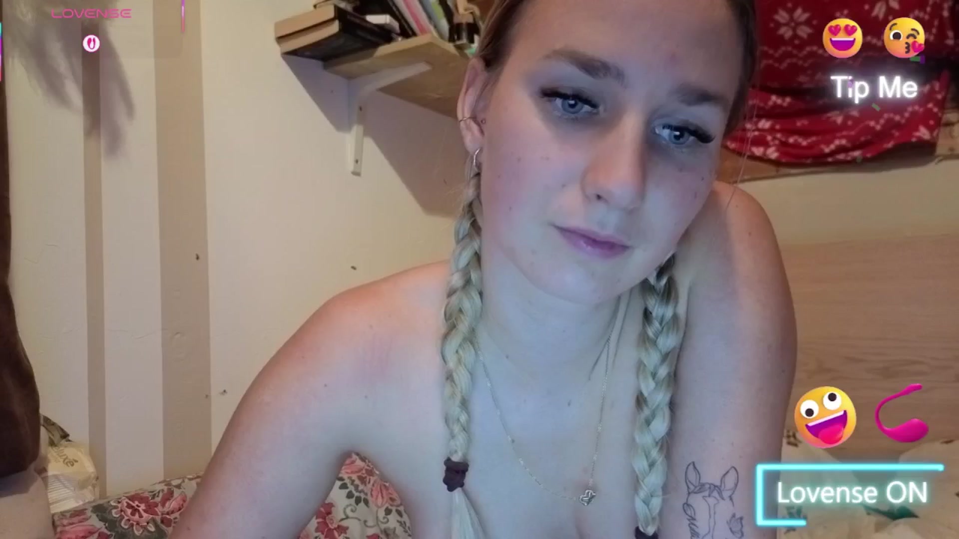 Gallery image thumbnail from realmiagold's myfreecams stream on, 12/22/2025, 20:29 image 18 of 20