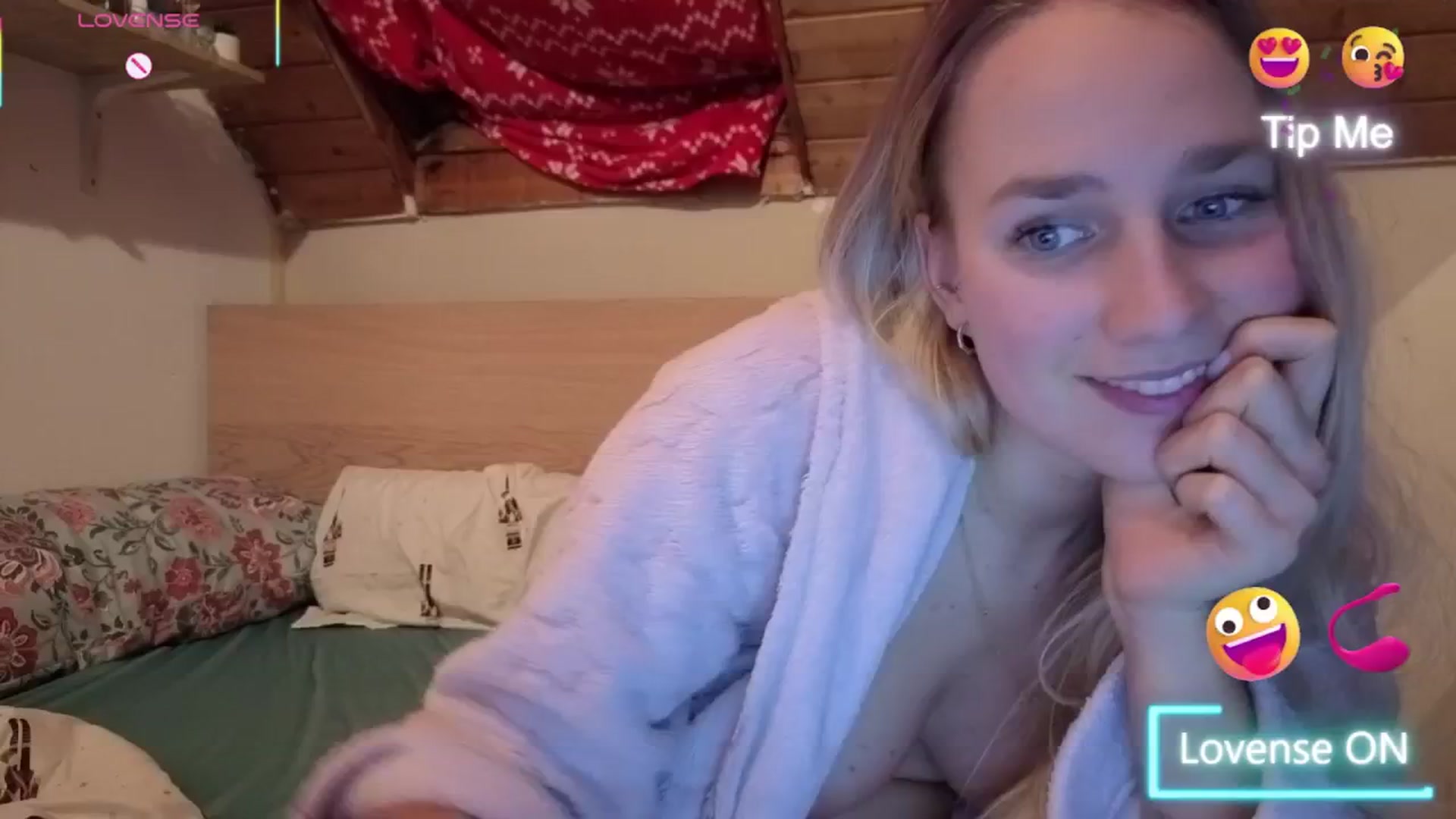 Gallery image thumbnail from realmiagold's myfreecams stream on, 01/07/2026, 18:44 image 17 of 20