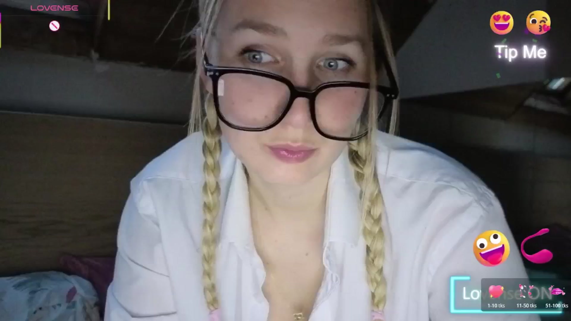 Gallery image thumbnail from realmiagold's myfreecams stream on, 03/19/2026, 17:28 image 10 of 20