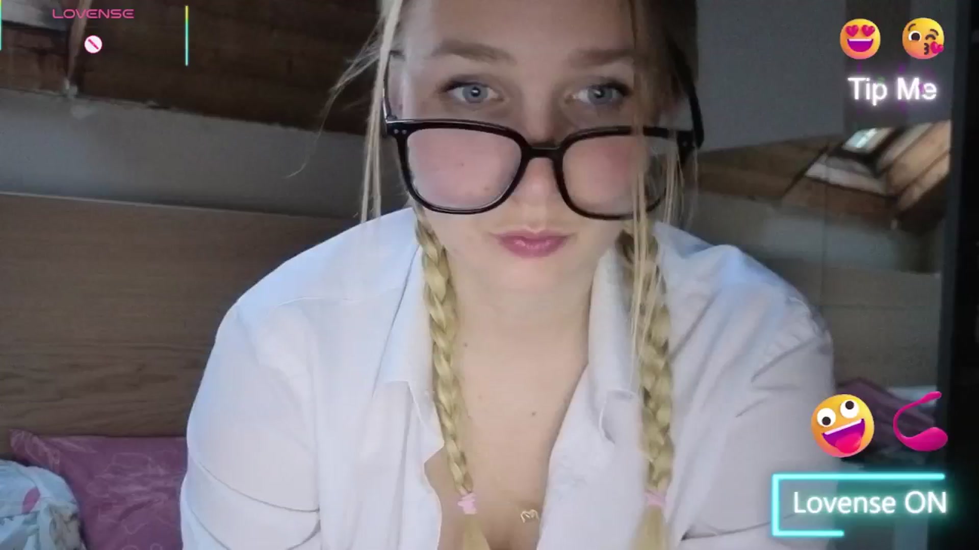 Gallery image thumbnail from realmiagold's myfreecams stream on, 03/19/2026, 17:28 image 5 of 20