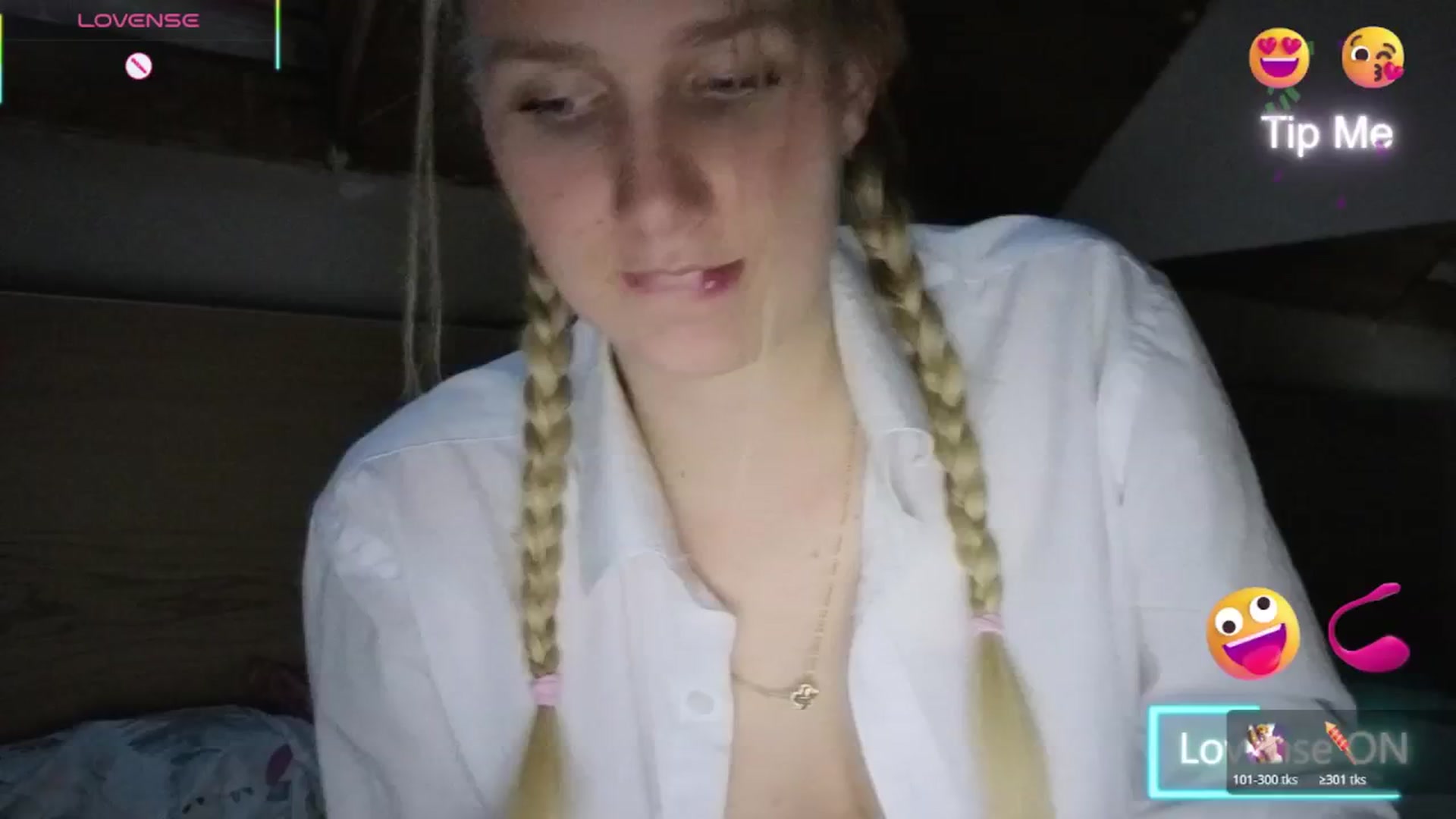 Gallery image thumbnail from realmiagold's myfreecams stream on, 03/19/2026, 17:28 image 12 of 20