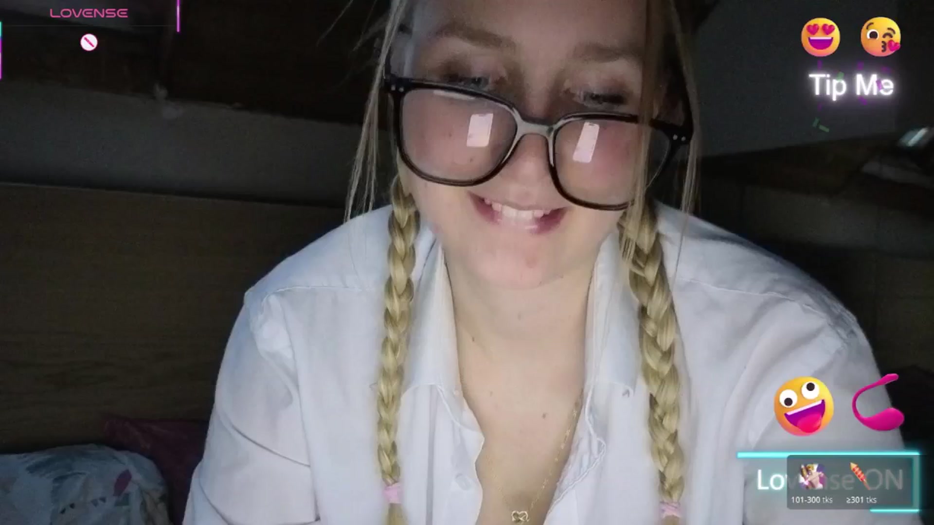 Gallery image thumbnail from realmiagold's myfreecams stream on, 03/19/2026, 17:28 image 11 of 20