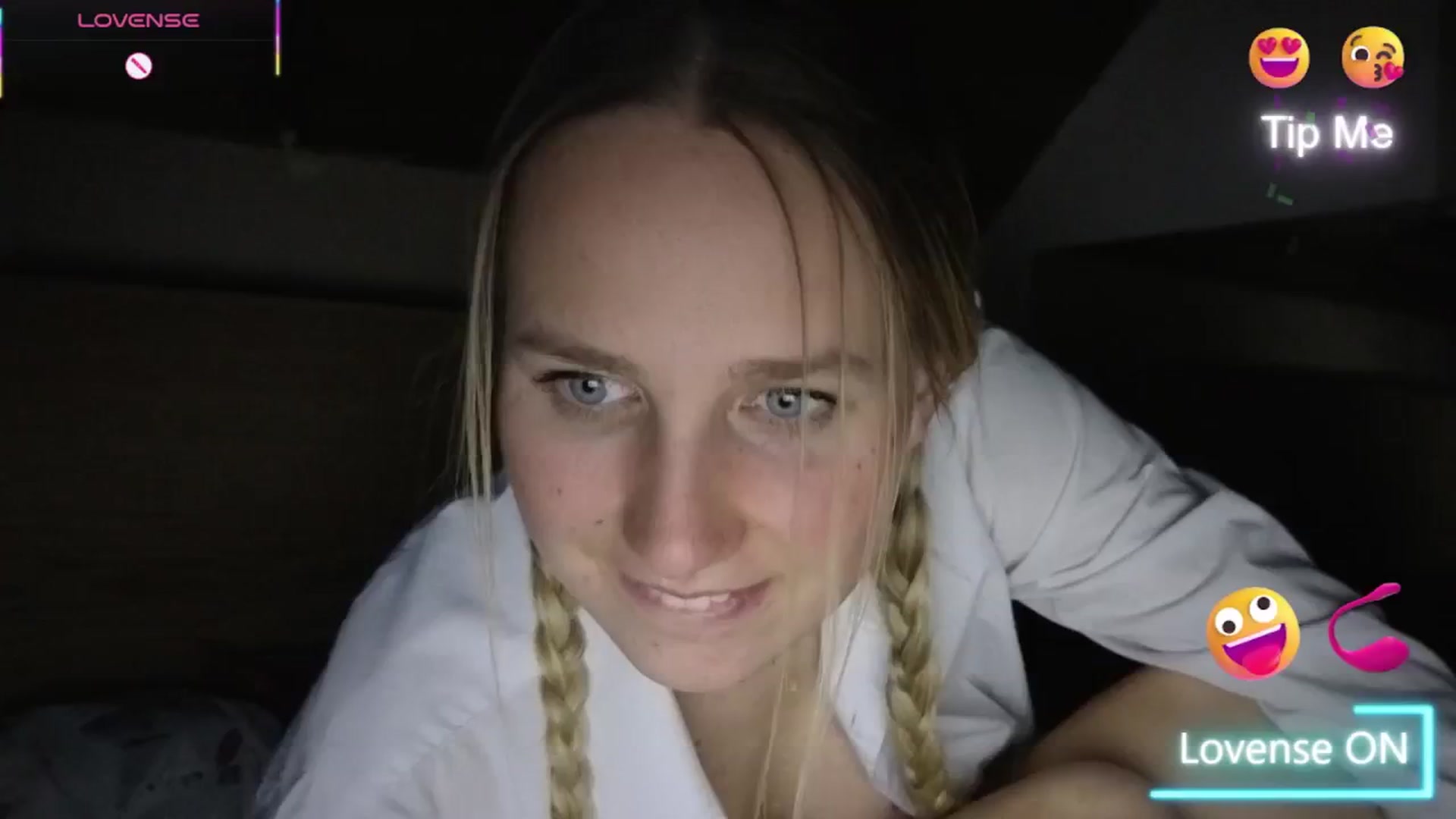 Gallery image thumbnail from realmiagold's myfreecams stream on, 03/19/2026, 17:28 image 17 of 20