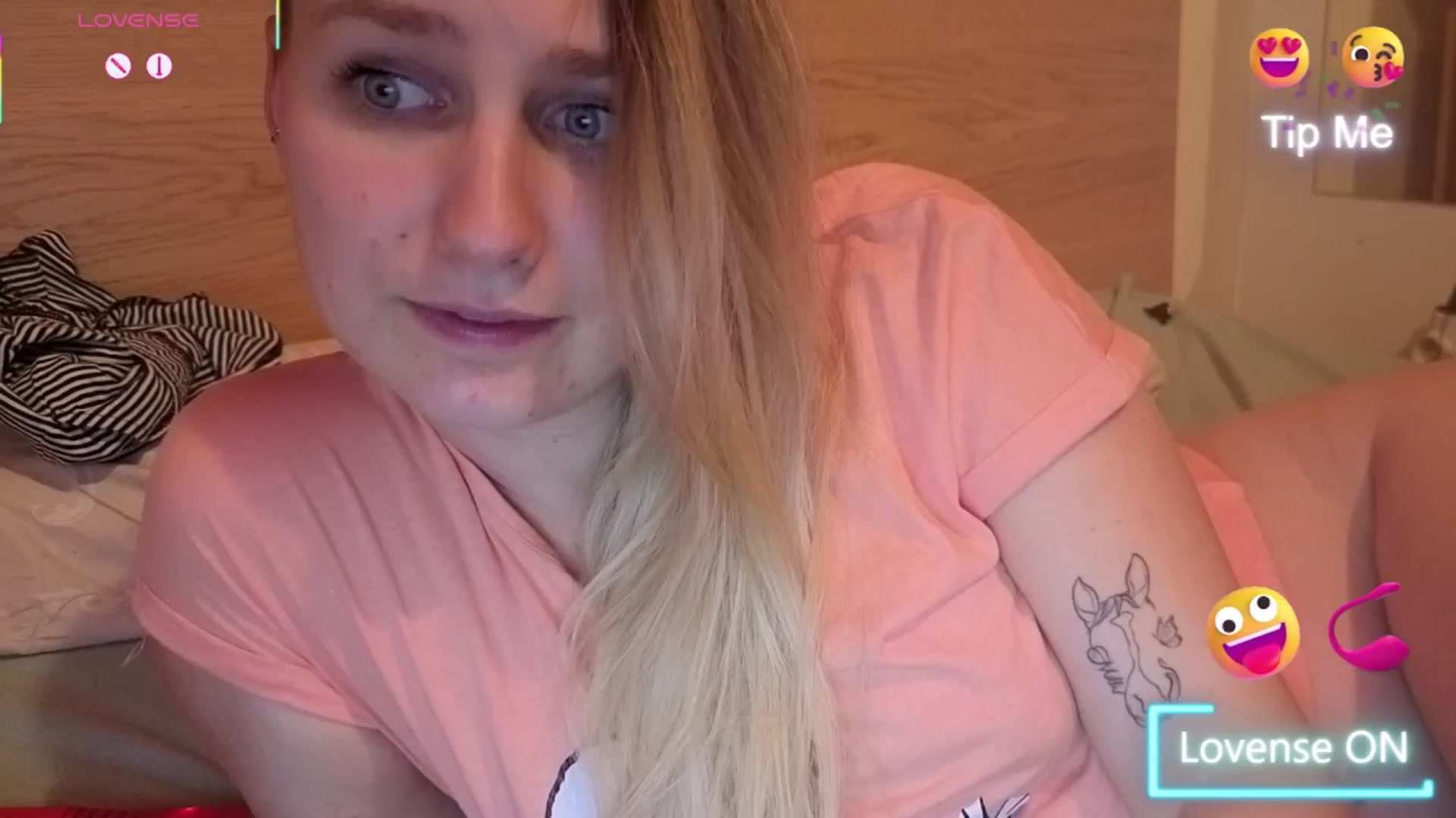 Gallery image thumbnail from realmiagold's myfreecams stream on, 04/13/2026, 19:16 image 20 of 20