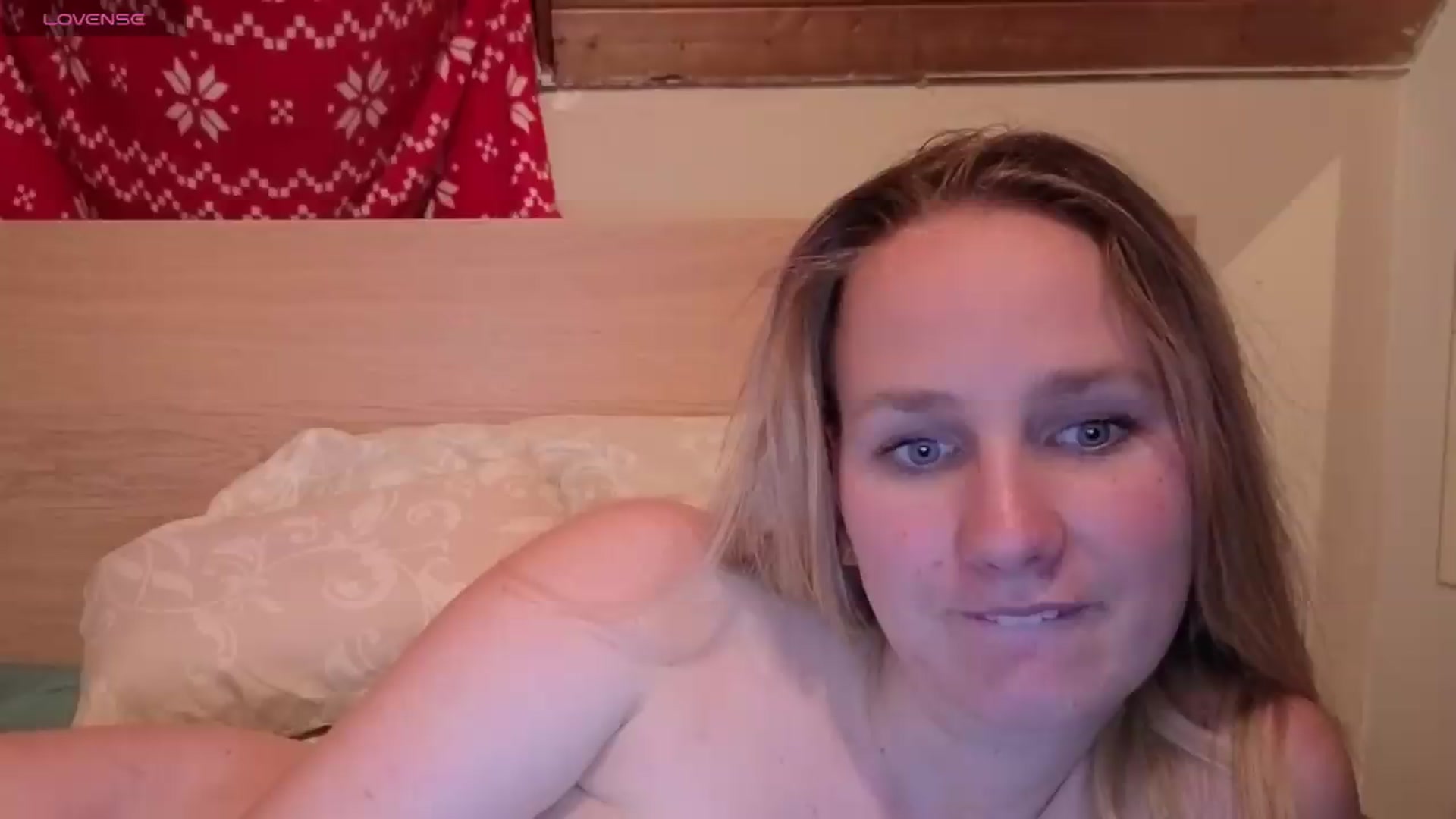 Gallery image thumbnail from realmiagold's myfreecams stream on, 05/04/2026, 20:53 image 5 of 20