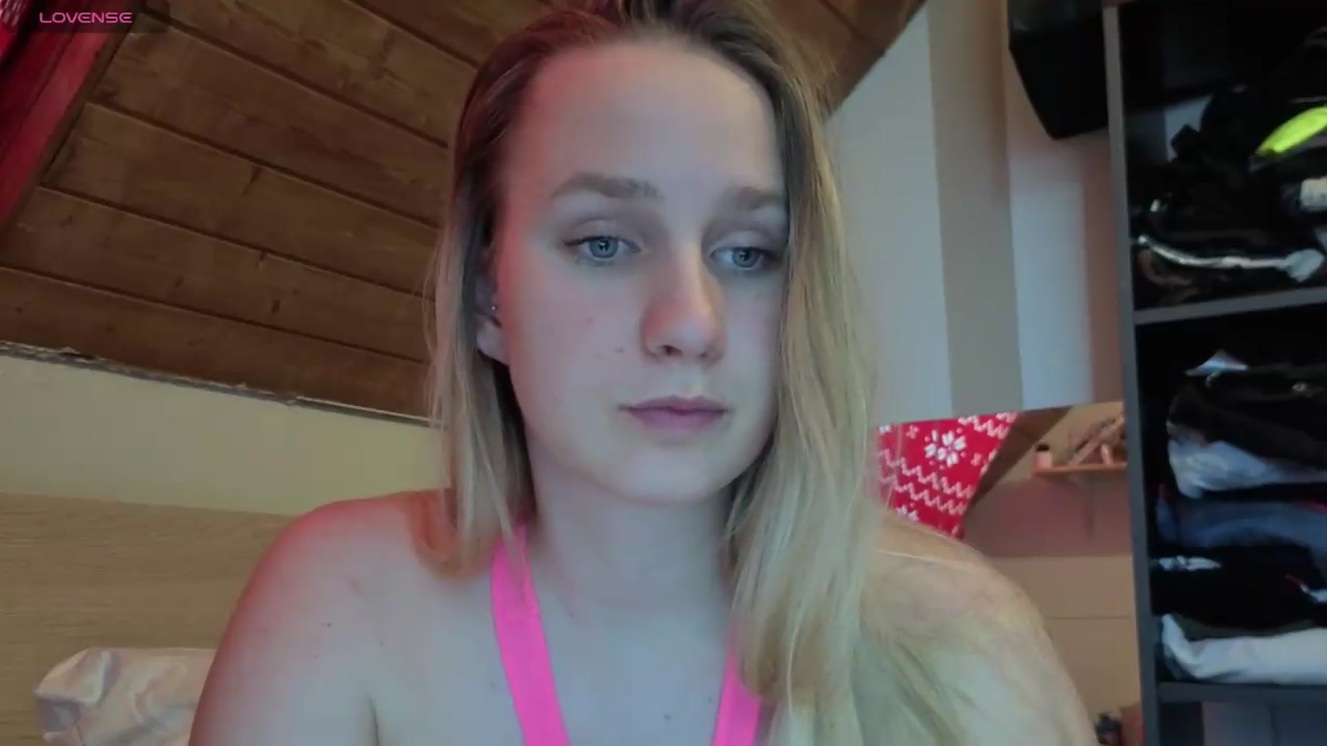 Gallery image thumbnail from realmiagold's myfreecams stream on, 05/09/2026, 16:49 image 14 of 20