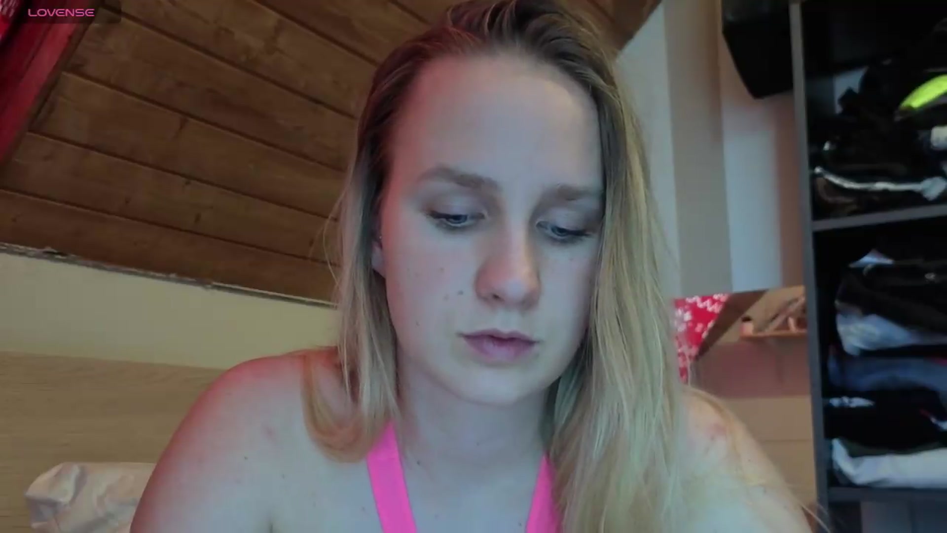 Gallery image thumbnail from realmiagold's myfreecams stream on, 05/09/2026, 16:49 image 18 of 20