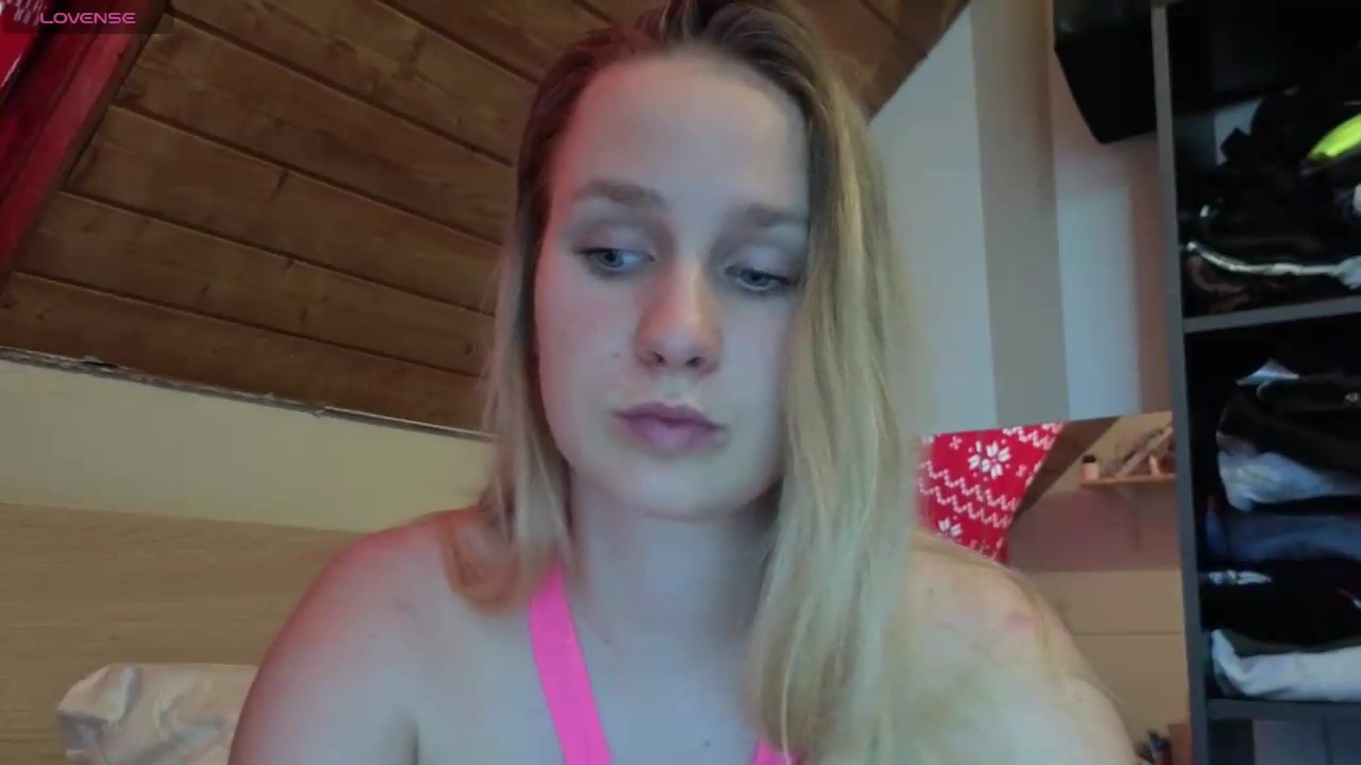 Gallery image thumbnail from realmiagold's myfreecams stream on, 05/09/2026, 16:49 image 17 of 20