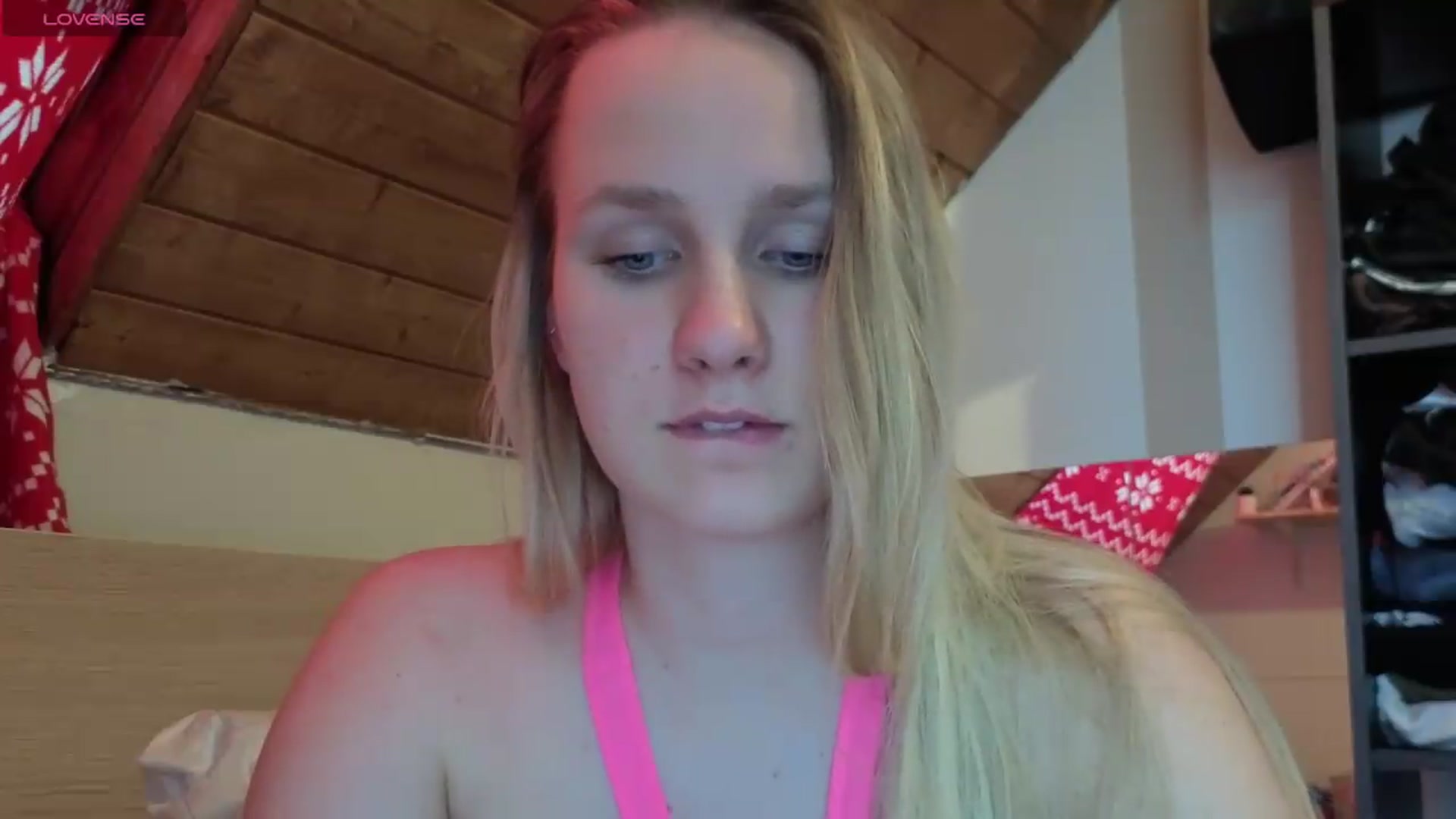 Gallery image thumbnail from realmiagold's myfreecams stream on, 05/09/2026, 16:49 image 9 of 20