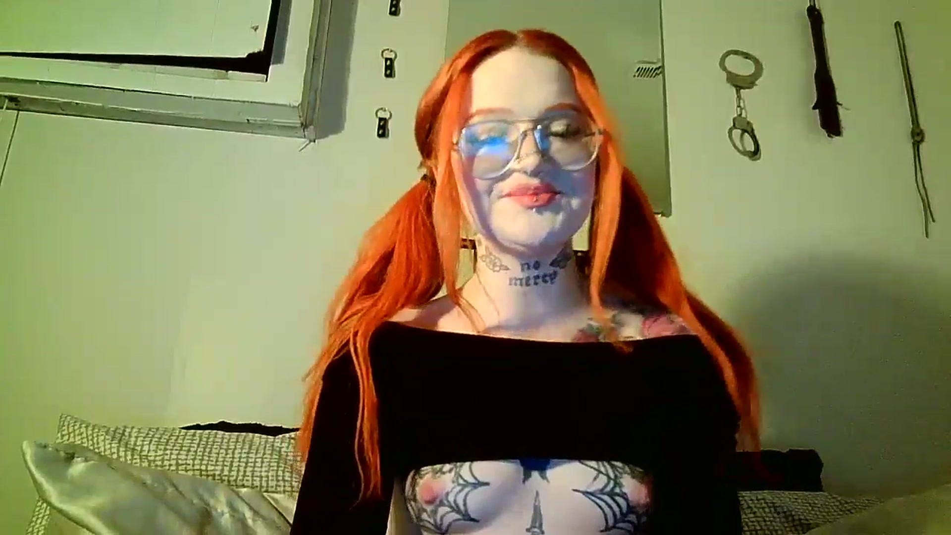 Gallery image thumbnail from redheadpistol's myfreecams stream on, 04/03/2025, 01:55 image 16 of 20