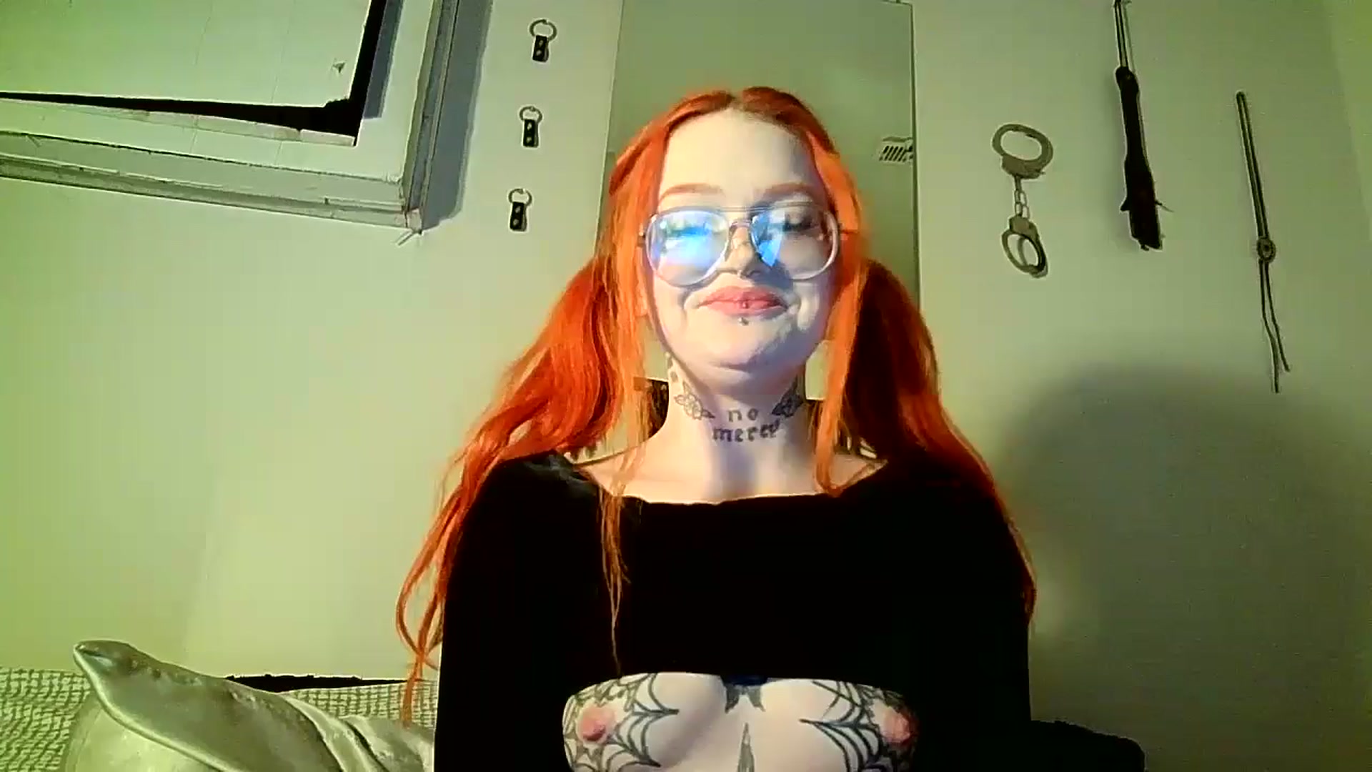 Gallery image thumbnail from redheadpistol's myfreecams stream on, 04/04/2025, 01:05 image 1 of 20