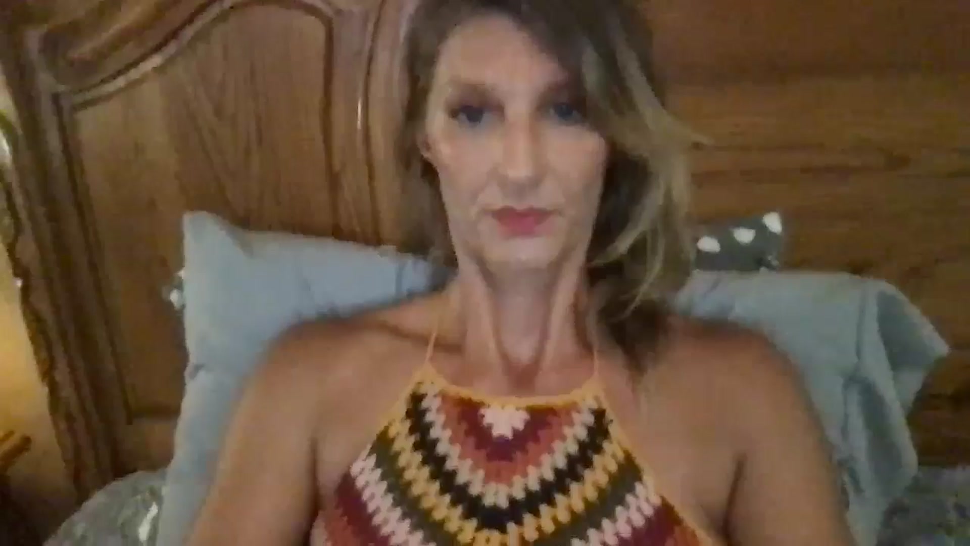Gallery image thumbnail from redhotbikini's myfreecams stream on, 07/21/2024, 20:36 image 20 of 20