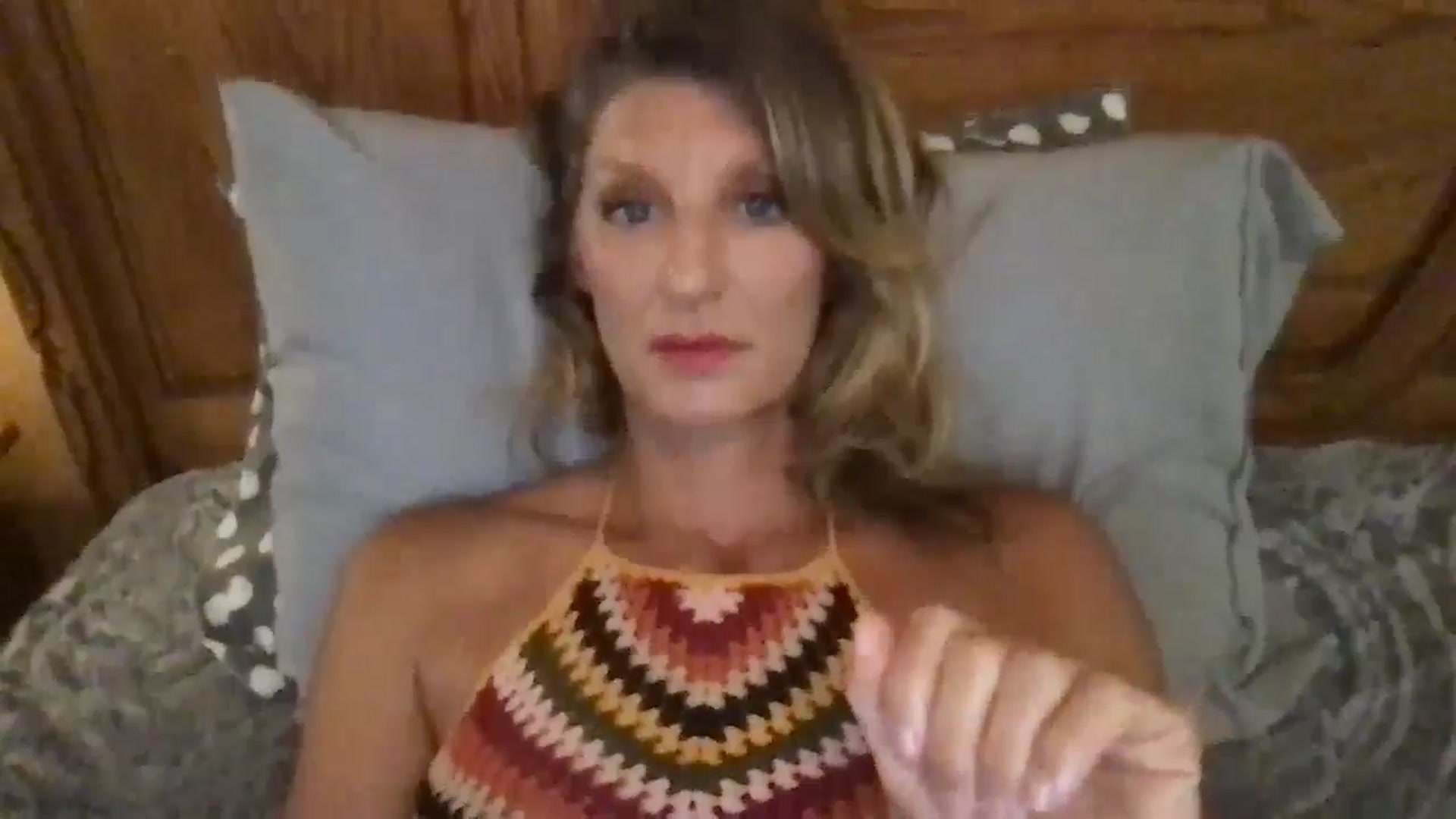 Gallery image thumbnail from redhotbikini's myfreecams stream on, 07/21/2024, 20:36 image 14 of 20