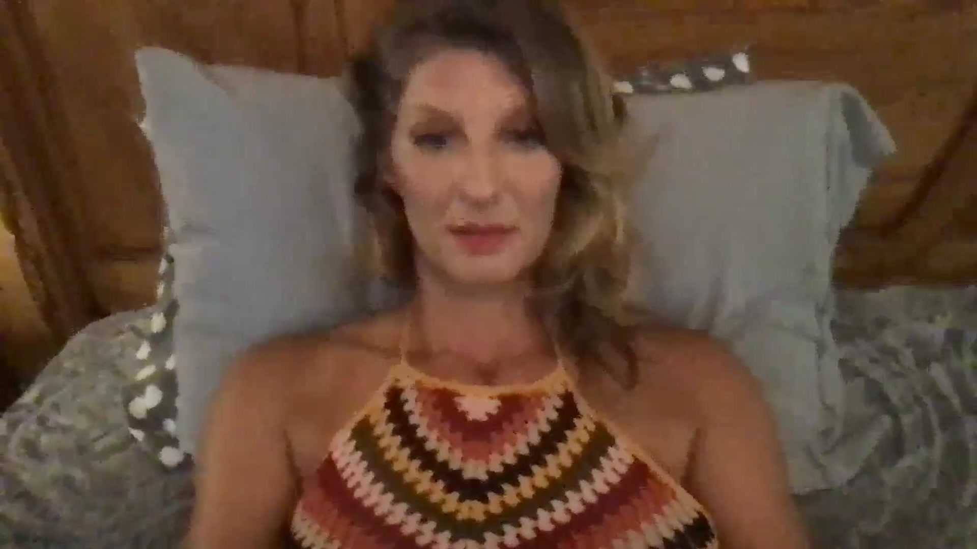 Gallery image thumbnail from redhotbikini's myfreecams stream on, 07/21/2024, 20:36 image 15 of 20