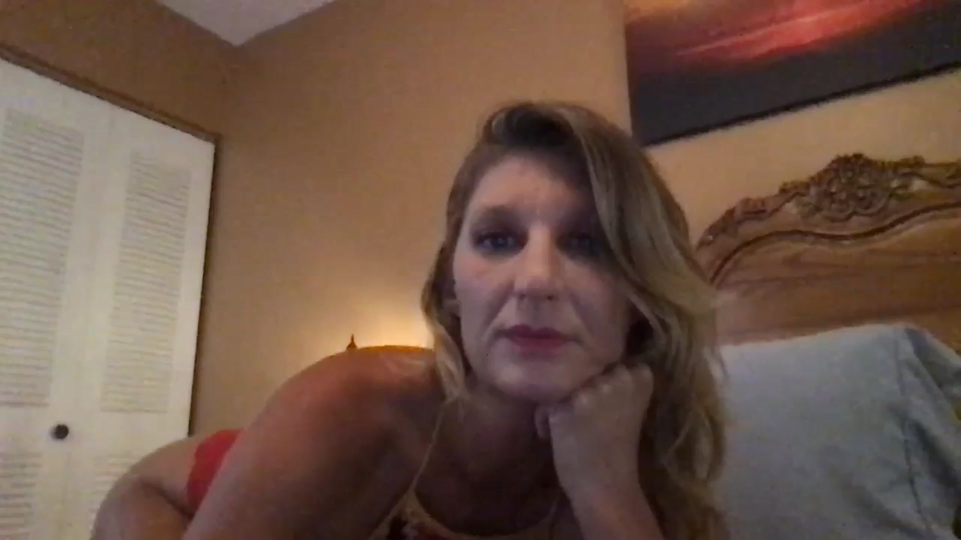 Gallery image thumbnail from redhotbikini's myfreecams stream on, 07/21/2024, 20:36 image 12 of 20