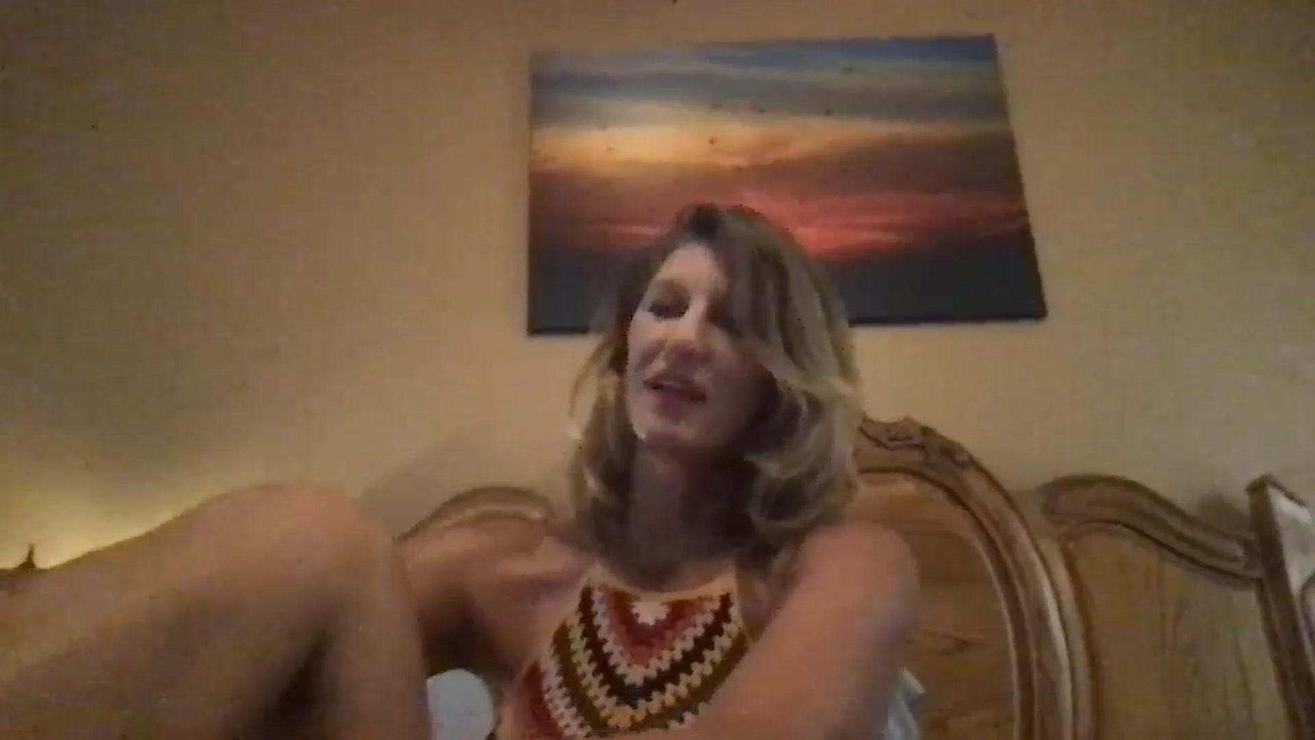 Gallery image thumbnail from redhotbikini's myfreecams stream on, 07/21/2024, 20:36 image 6 of 20