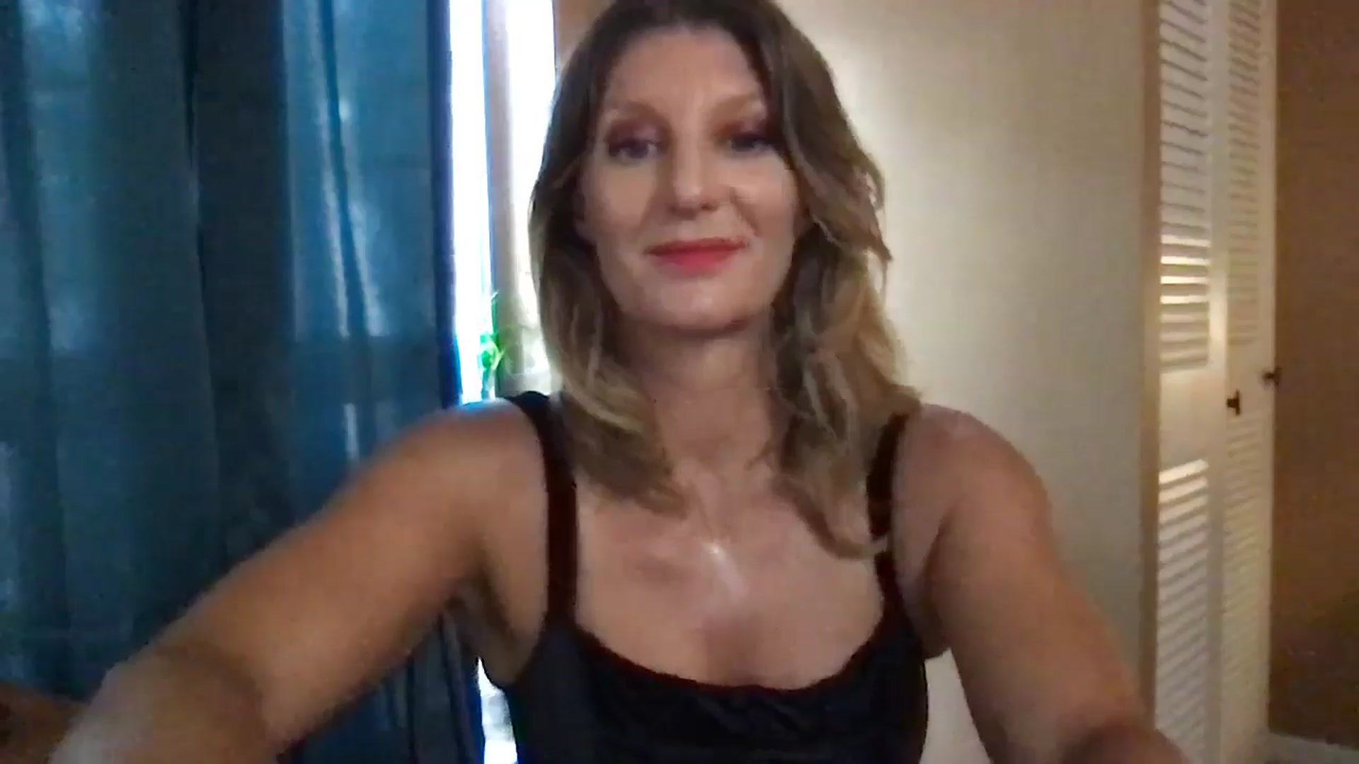 Gallery image thumbnail from redhotbikinis's myfreecams stream on, 07/24/2024, 14:20 image 8 of 20
