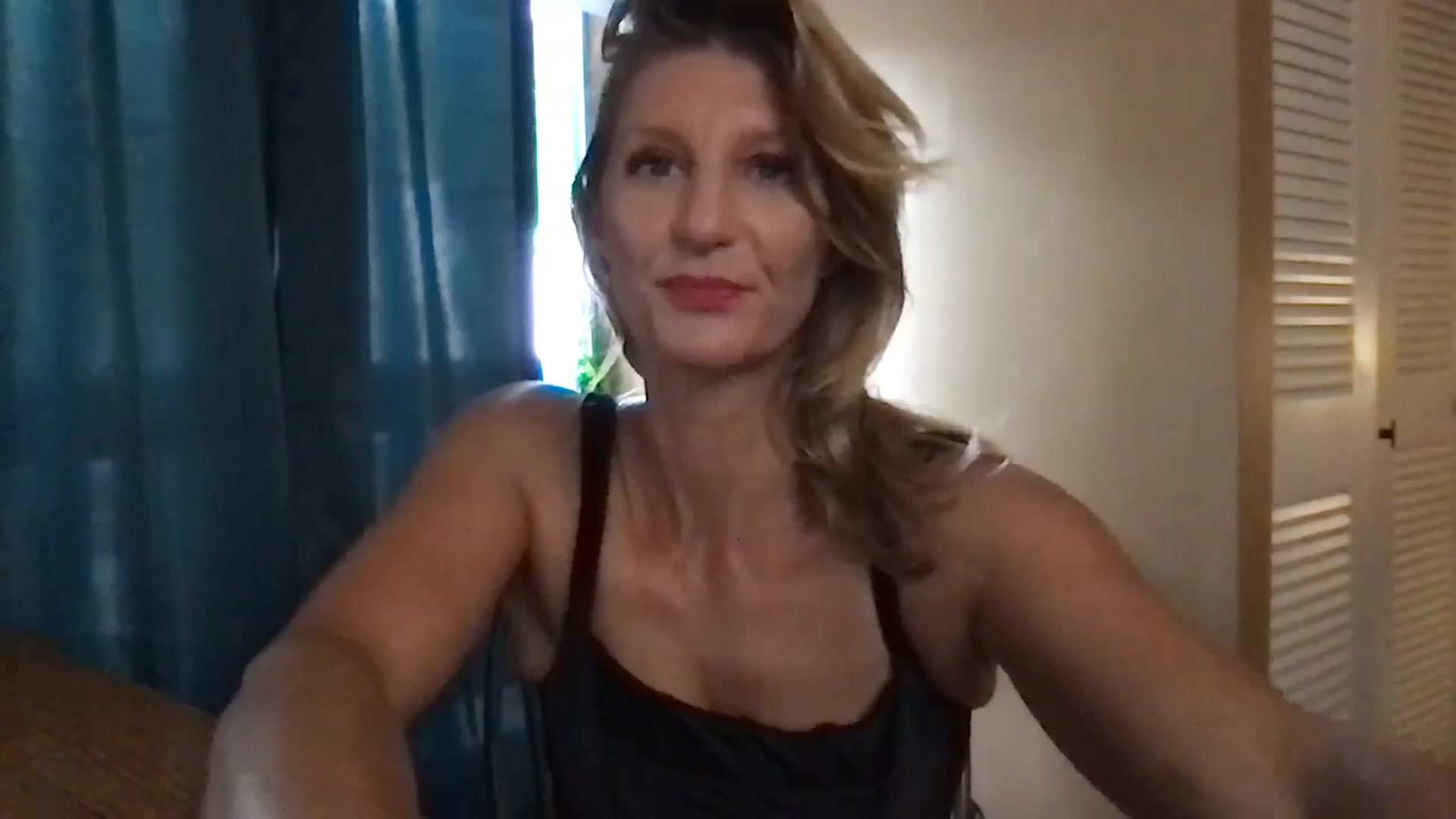 Gallery image thumbnail from redhotbikinis's myfreecams stream on, 07/24/2024, 14:20 image 10 of 20