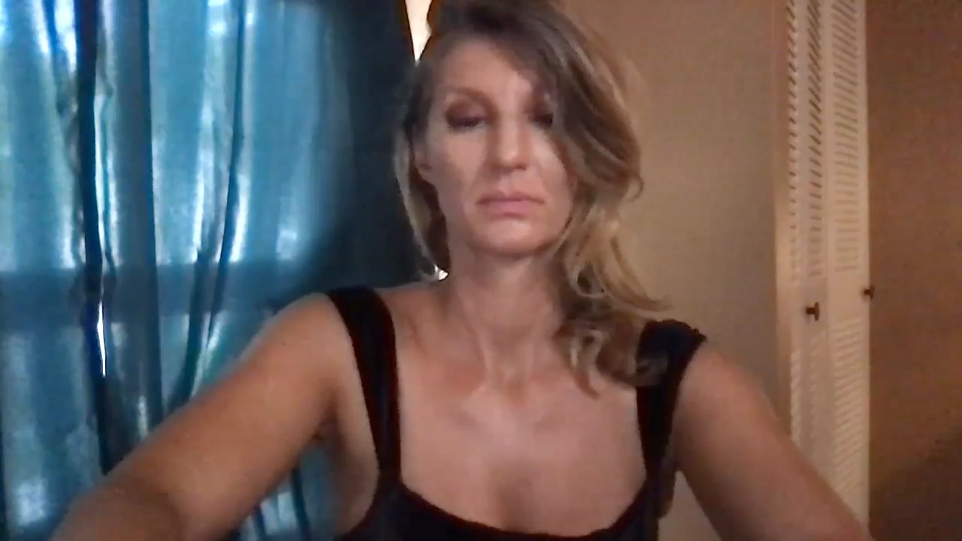 Gallery image thumbnail from redhotbikinis's myfreecams stream on, 07/24/2024, 15:48 image 6 of 20