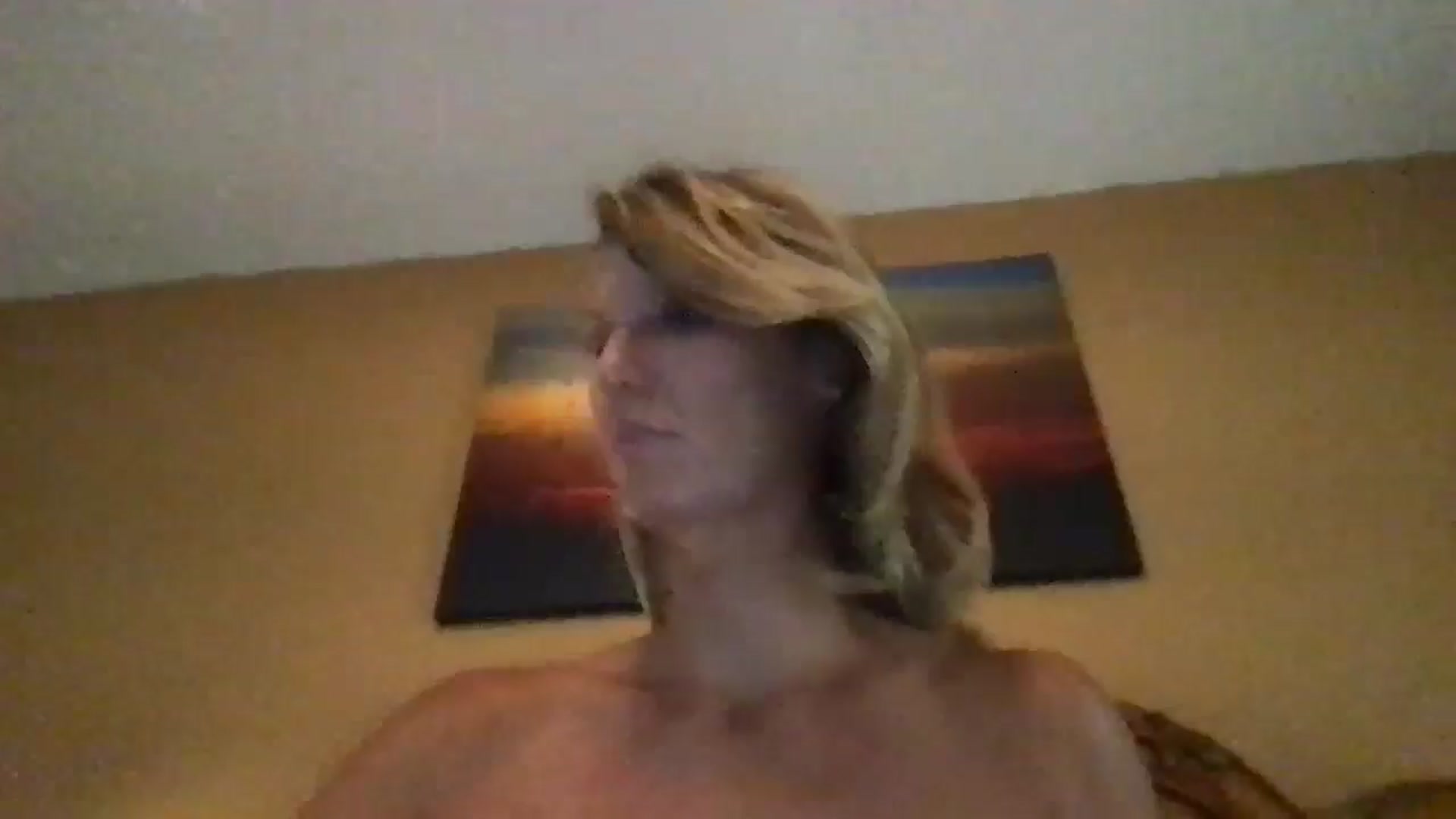 Gallery image thumbnail from redhotbikinis's myfreecams stream on, 07/29/2024, 17:25 image 19 of 20