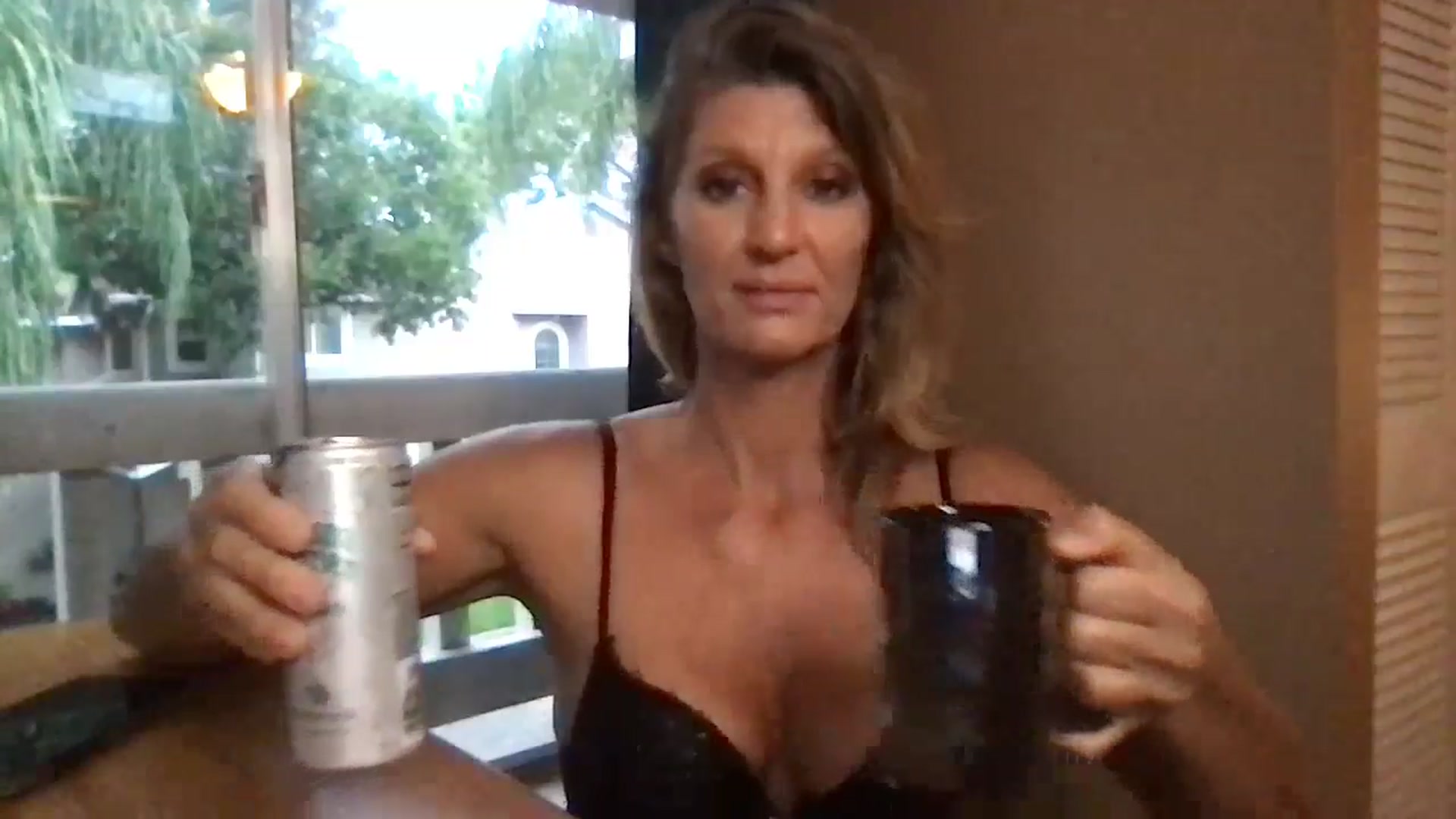 Gallery image thumbnail from redhotbikinis's myfreecams stream on, 07/29/2024, 23:19 image 6 of 20