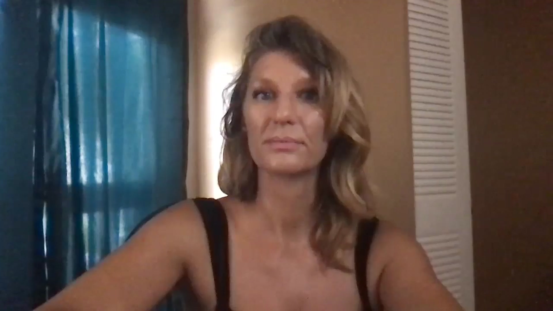 Gallery image thumbnail from redhotbikinis's myfreecams stream on, 08/01/2024, 15:16 image 9 of 20