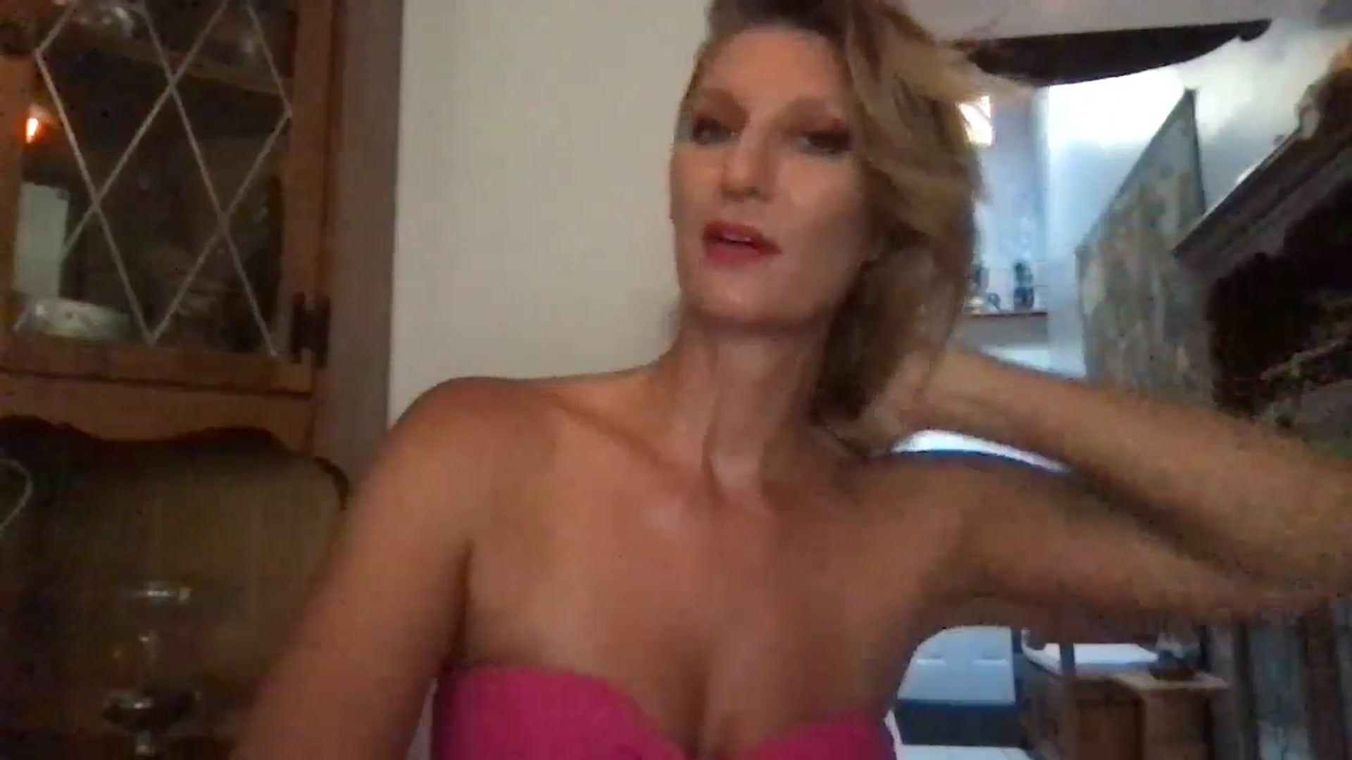 Gallery image thumbnail from redhotbikinis's myfreecams stream on, 08/02/2024, 15:11 image 17 of 20