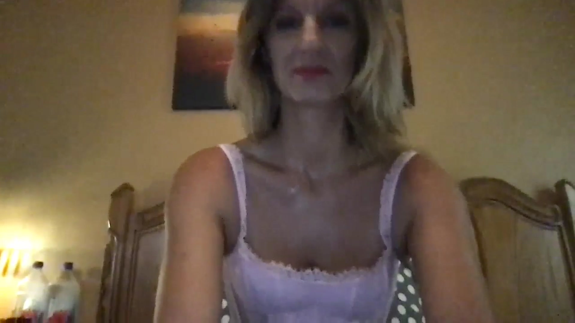 Gallery image thumbnail from redhotbikinis's myfreecams stream on, 08/08/2024, 19:37 image 5 of 20