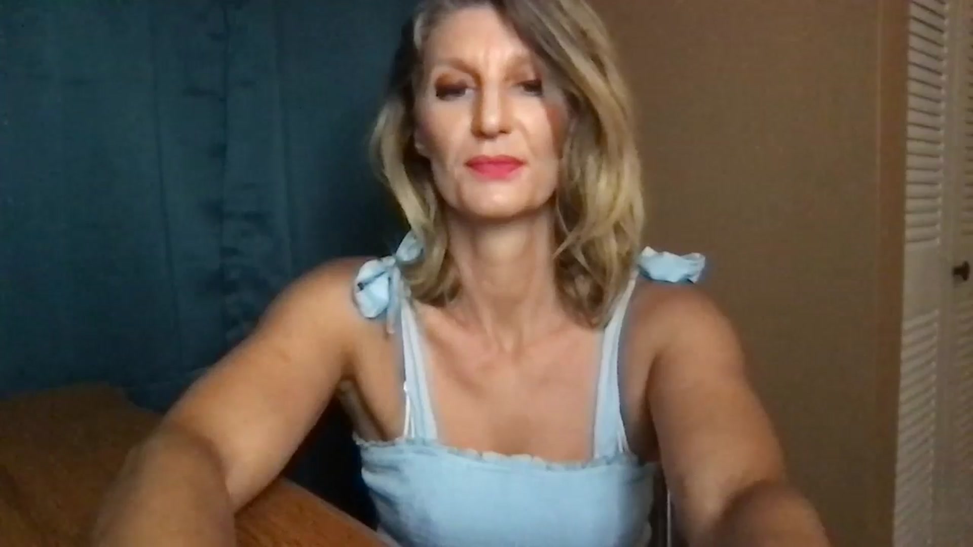 Gallery image thumbnail from redhotbikinis's myfreecams stream on, 08/10/2024, 01:00 image 13 of 20