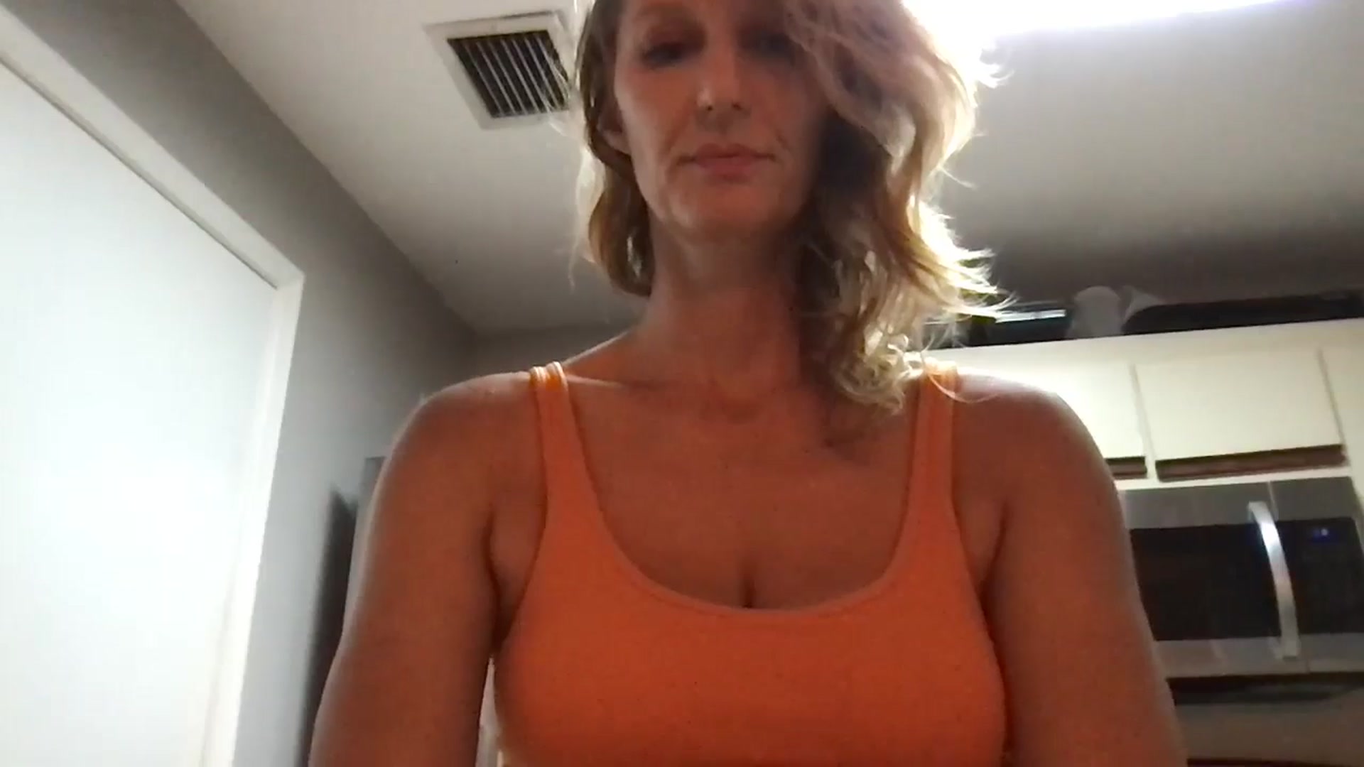 Gallery image thumbnail from redhotbikinis's myfreecams stream on, 08/12/2024, 18:51 image 6 of 20
