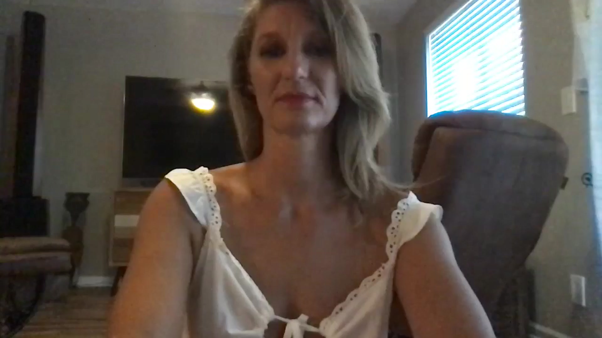 Gallery image thumbnail from redhotbikinis's myfreecams stream on, 08/25/2024, 23:32 image 6 of 20