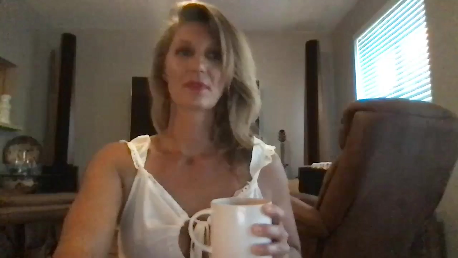 Gallery image thumbnail from redhotbikinis's myfreecams stream on, 08/25/2024, 23:32 image 5 of 20