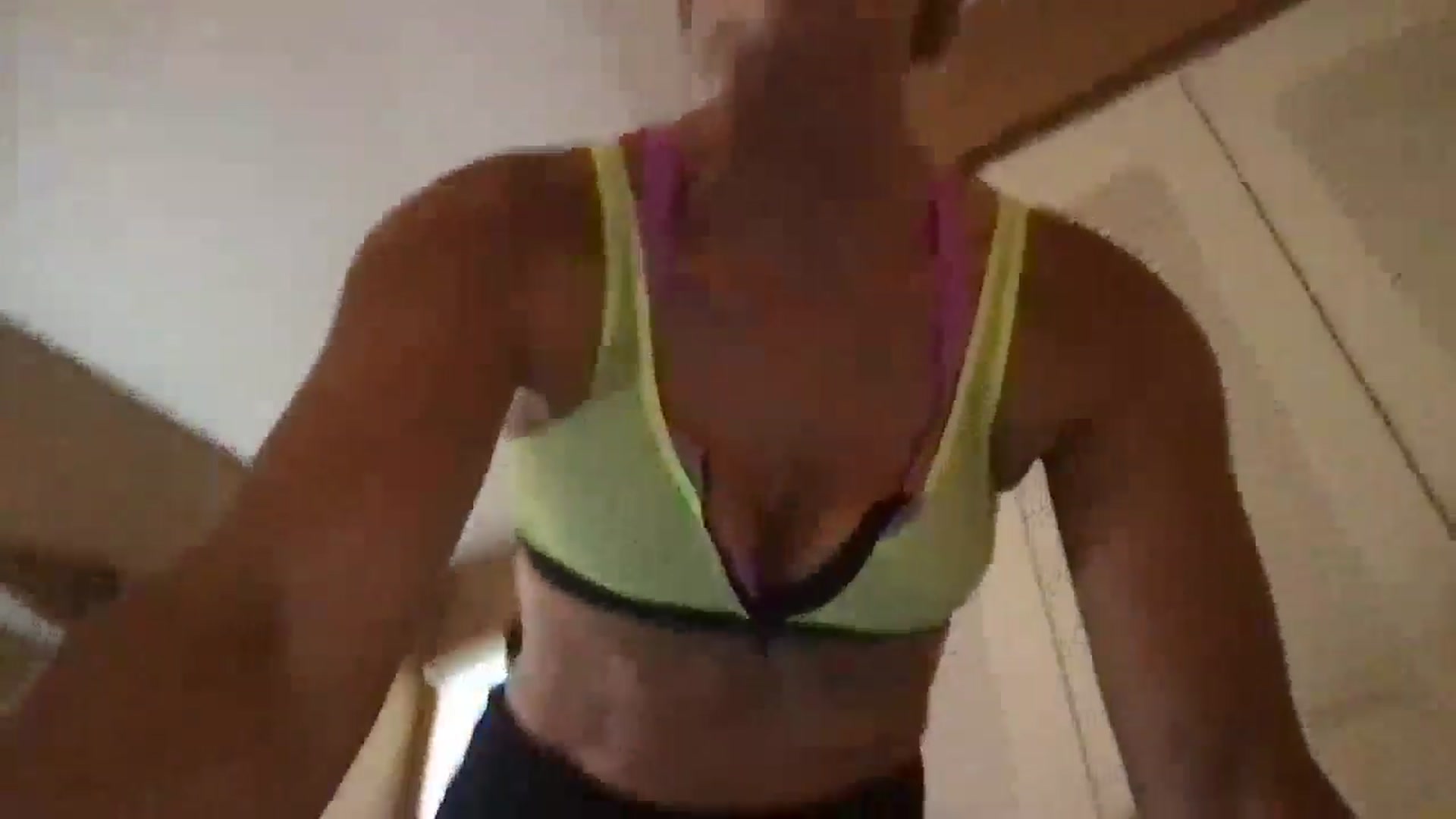 Gallery image thumbnail from redhotbikinis's myfreecams stream on, 09/01/2024, 16:53 image 8 of 20