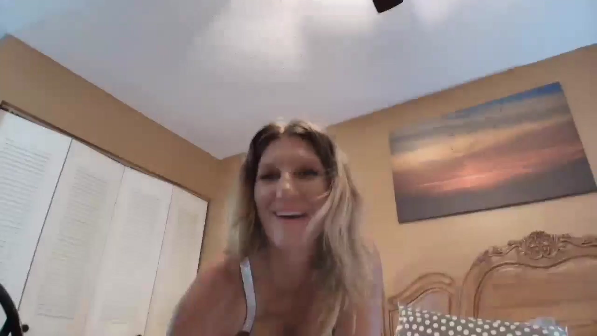 Gallery image thumbnail from redhotbikinis's myfreecams stream on, 09/13/2024, 13:57 image 11 of 20