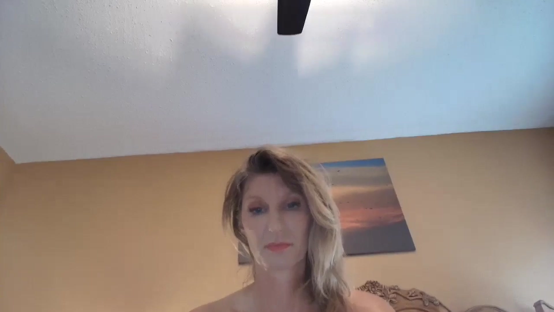 Gallery image thumbnail from redhotbikinis's myfreecams stream on, 09/13/2024, 18:07 image 19 of 20