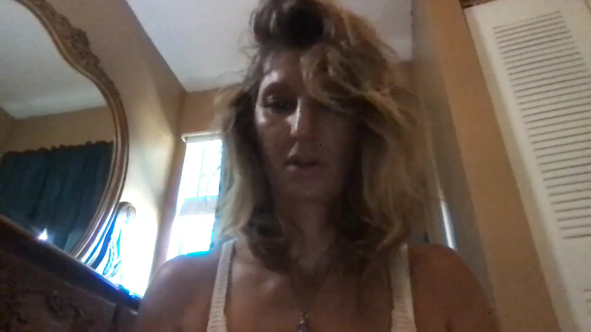Gallery image thumbnail from redhotbikinis's myfreecams stream on, 10/01/2024, 13:37 image 13 of 20