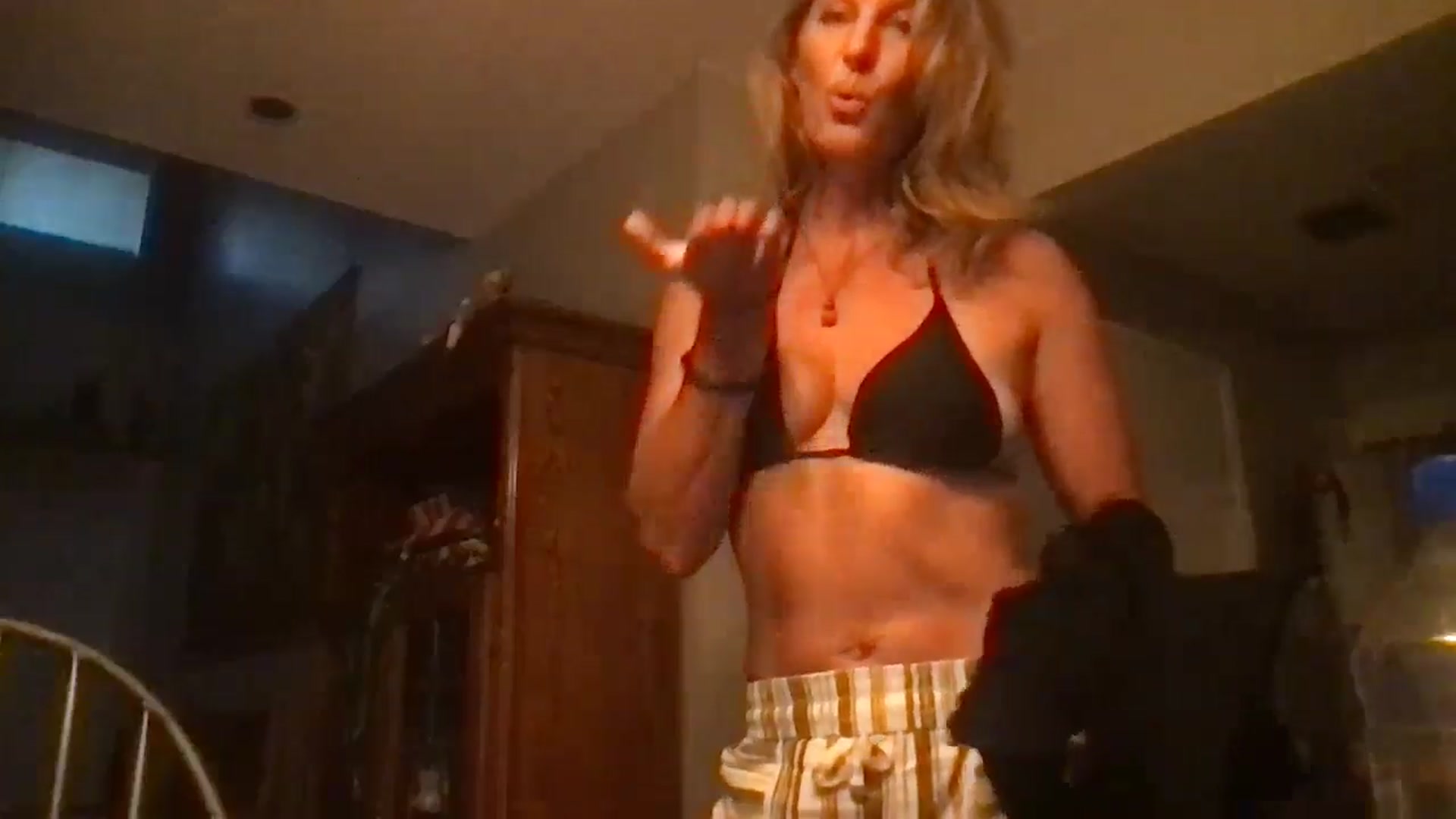 Gallery image thumbnail from redhotbikinis's myfreecams stream on, 10/07/2024, 14:12 image 9 of 20