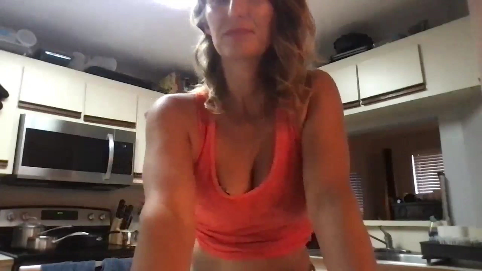 Gallery image thumbnail from redhotbikinis's myfreecams stream on, 10/18/2024, 15:00 image 13 of 20