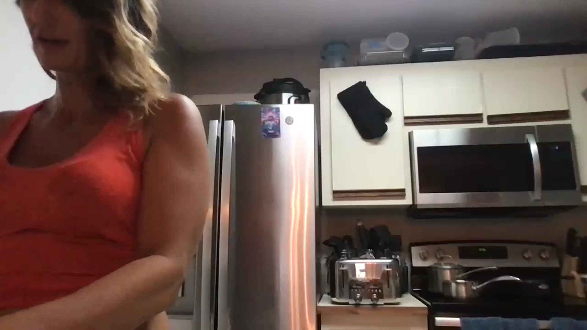 Gallery image thumbnail from redhotbikinis's myfreecams stream on, 10/18/2024, 15:00 image 14 of 20