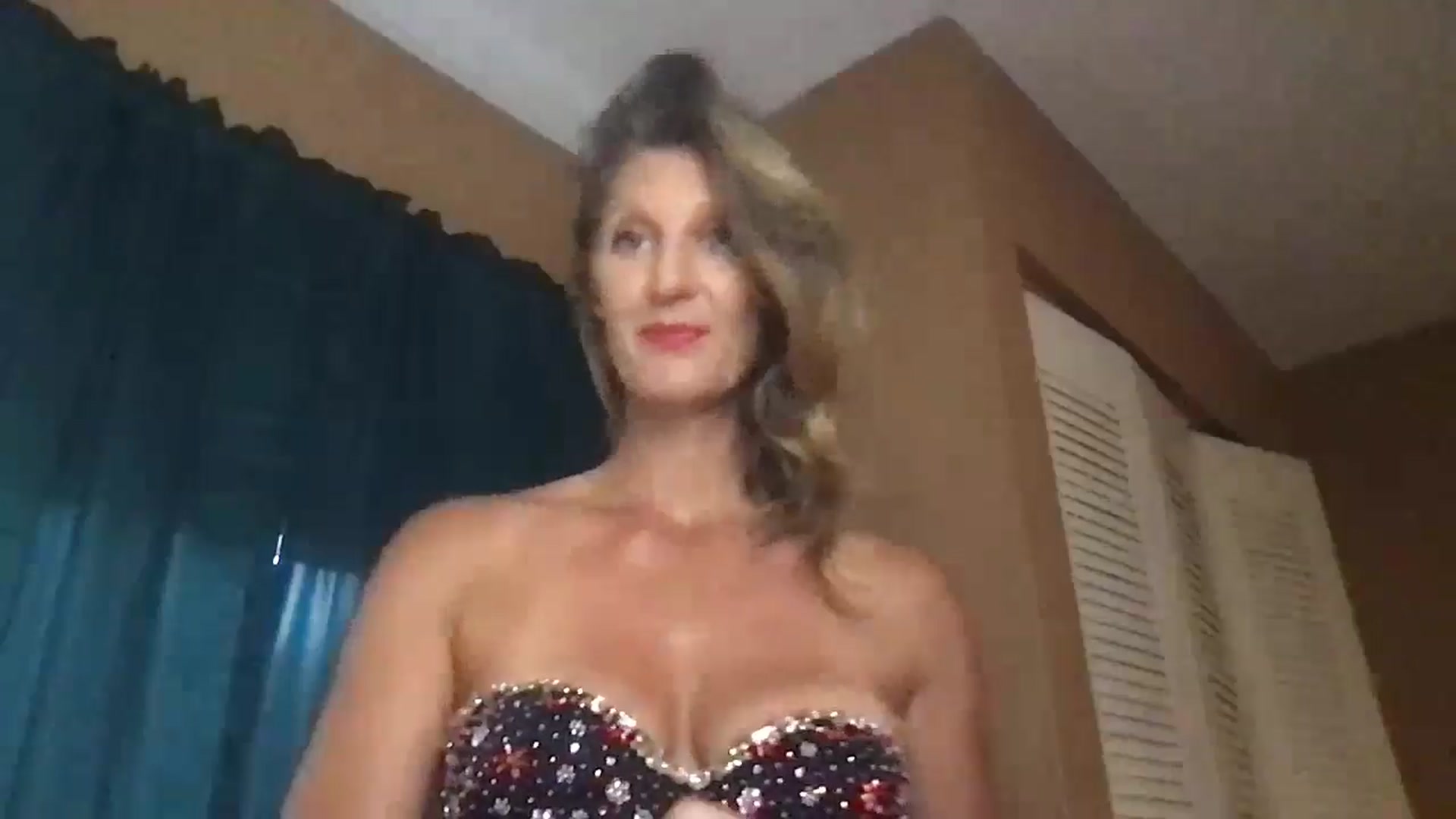 Gallery image thumbnail from redhotbikinis's myfreecams stream on, 10/26/2024, 17:14 image 10 of 20