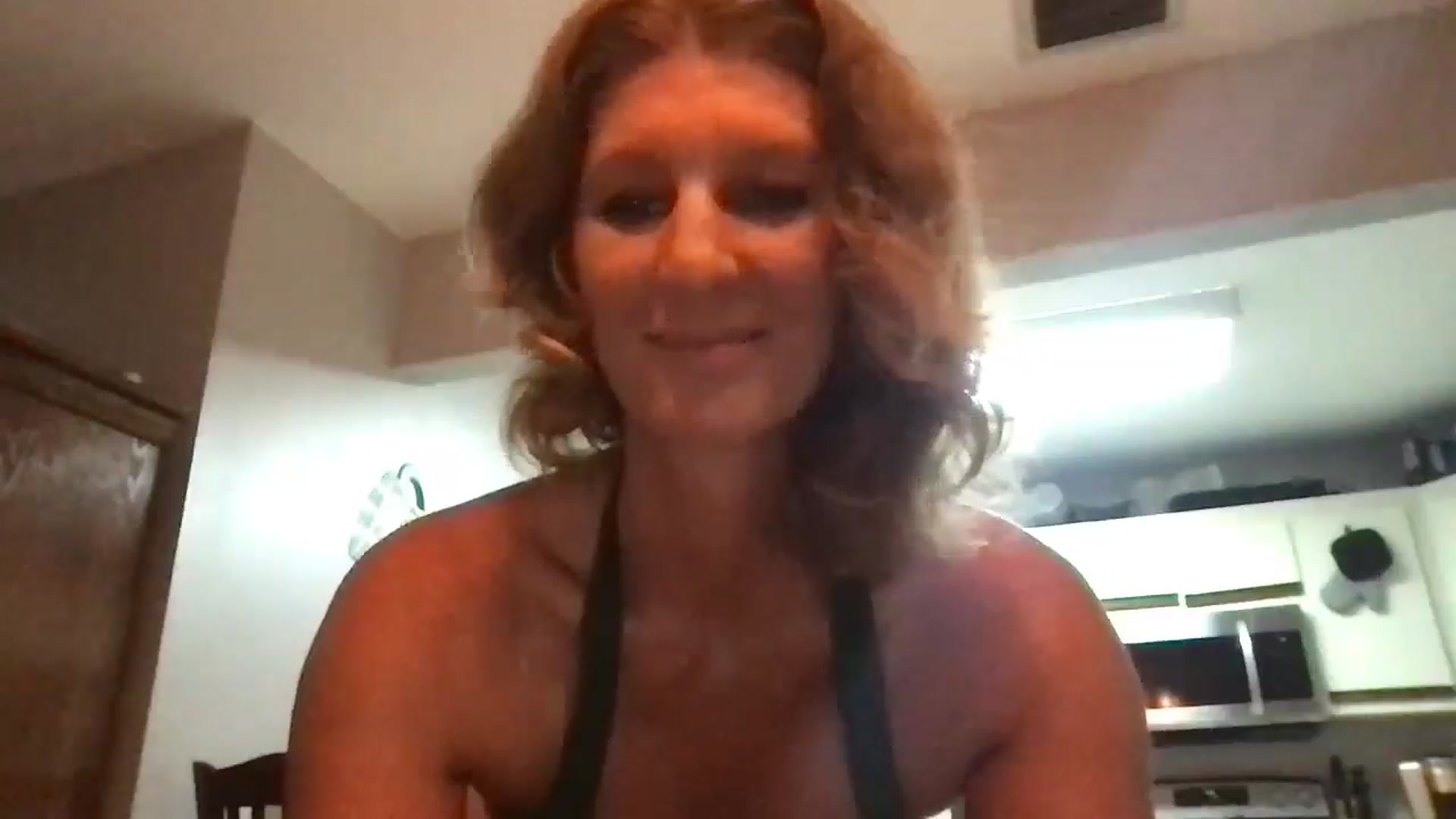Gallery image thumbnail from redhotbikinis's myfreecams stream on, 11/18/2024, 15:26 image 5 of 20